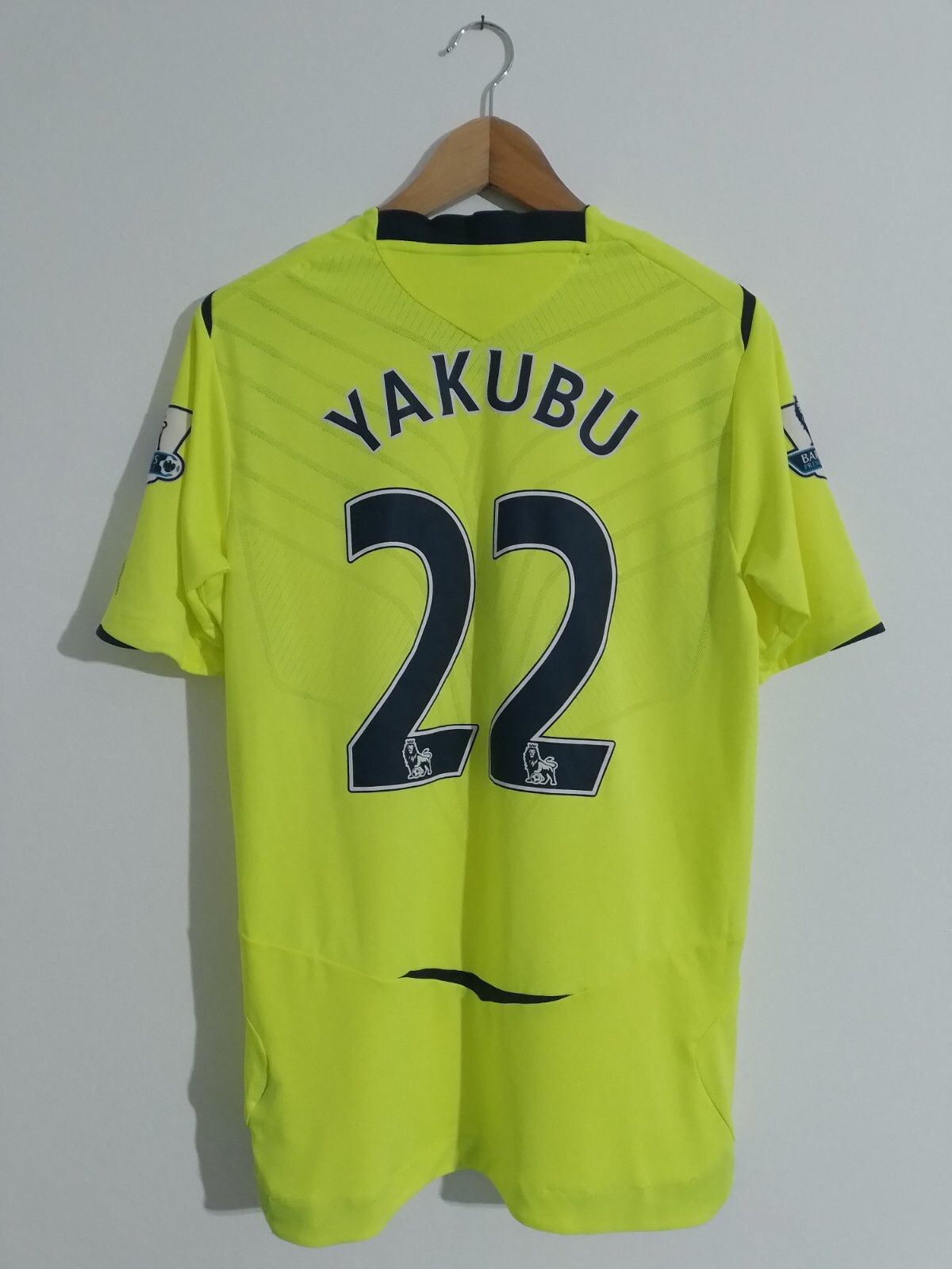 Umbro Everton 2008-2009 Third Kit #22 Yakubu Aiyegbeni Size US S / EU 44-46 / 1 - 3 Thumbnail