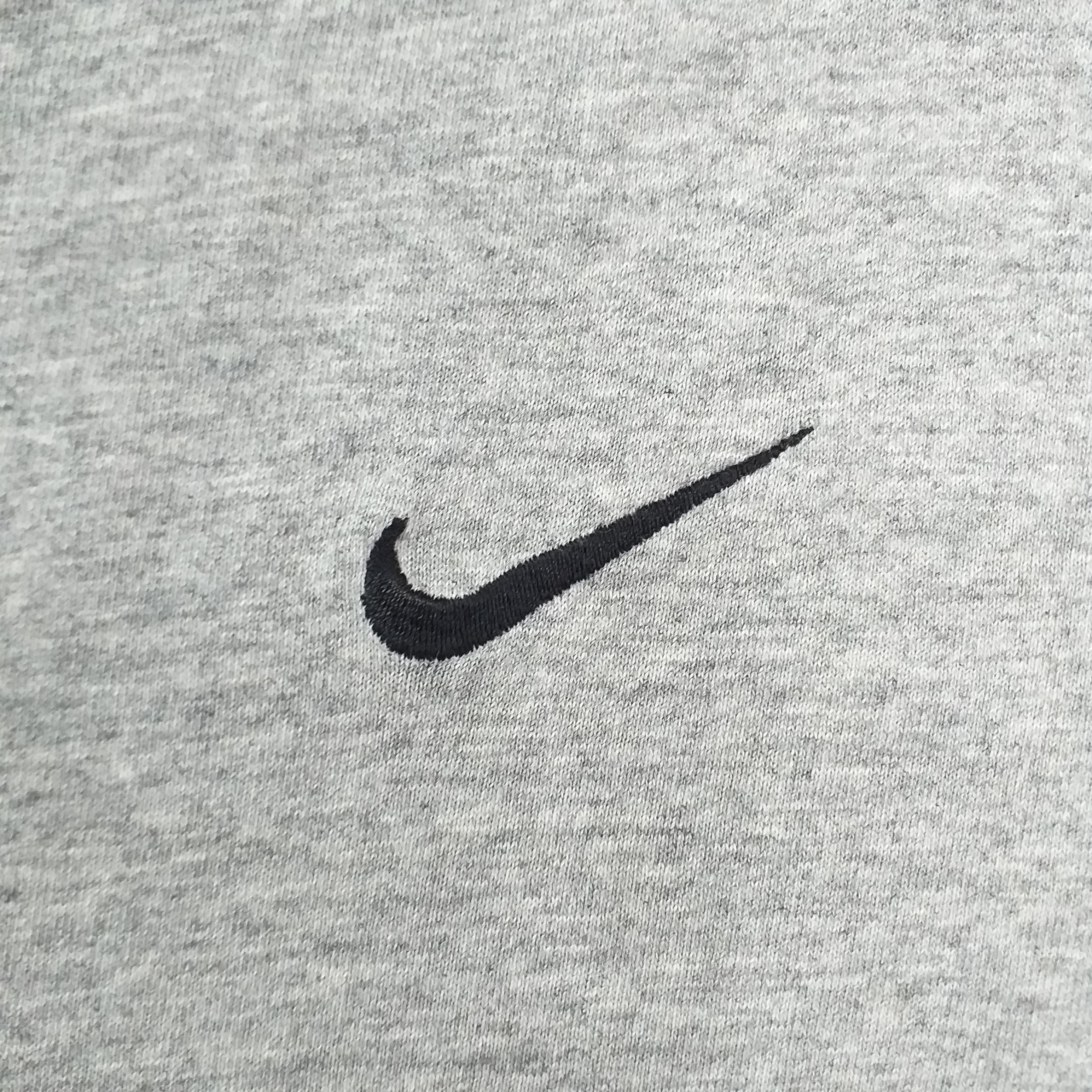 Nike Vintage Nike Small Swoosh XLarge Tshirt -E077 Size US XL / EU 56 / 4 - 4 Thumbnail