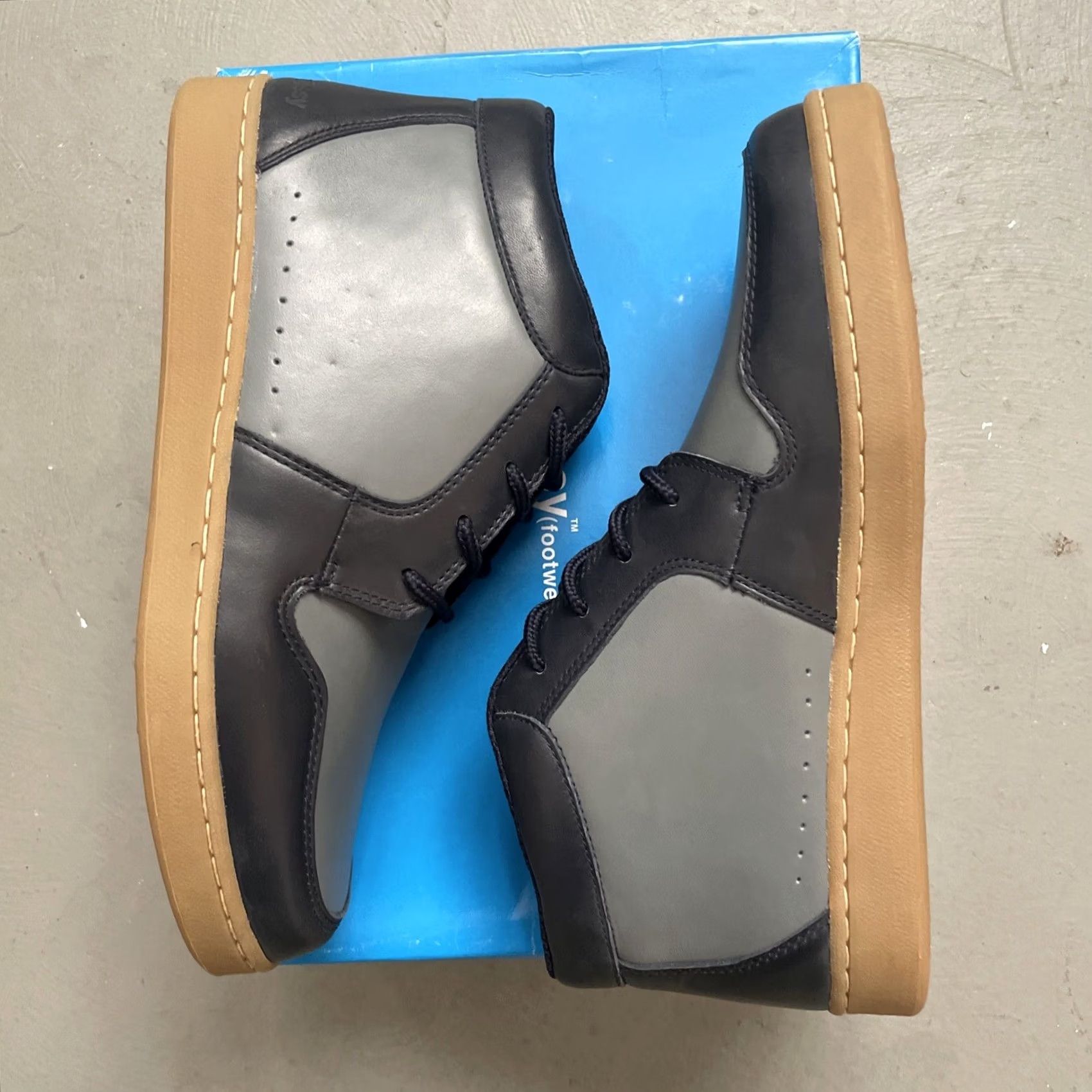 Imperial VINTAGE Stussy Boots Men's 10 Imperial Leather Casual 1990s-Y2K See Photos DEADSTOCK Box 1990s Mens Boots Size US 10 / EU 43 - 5 Thumbnail