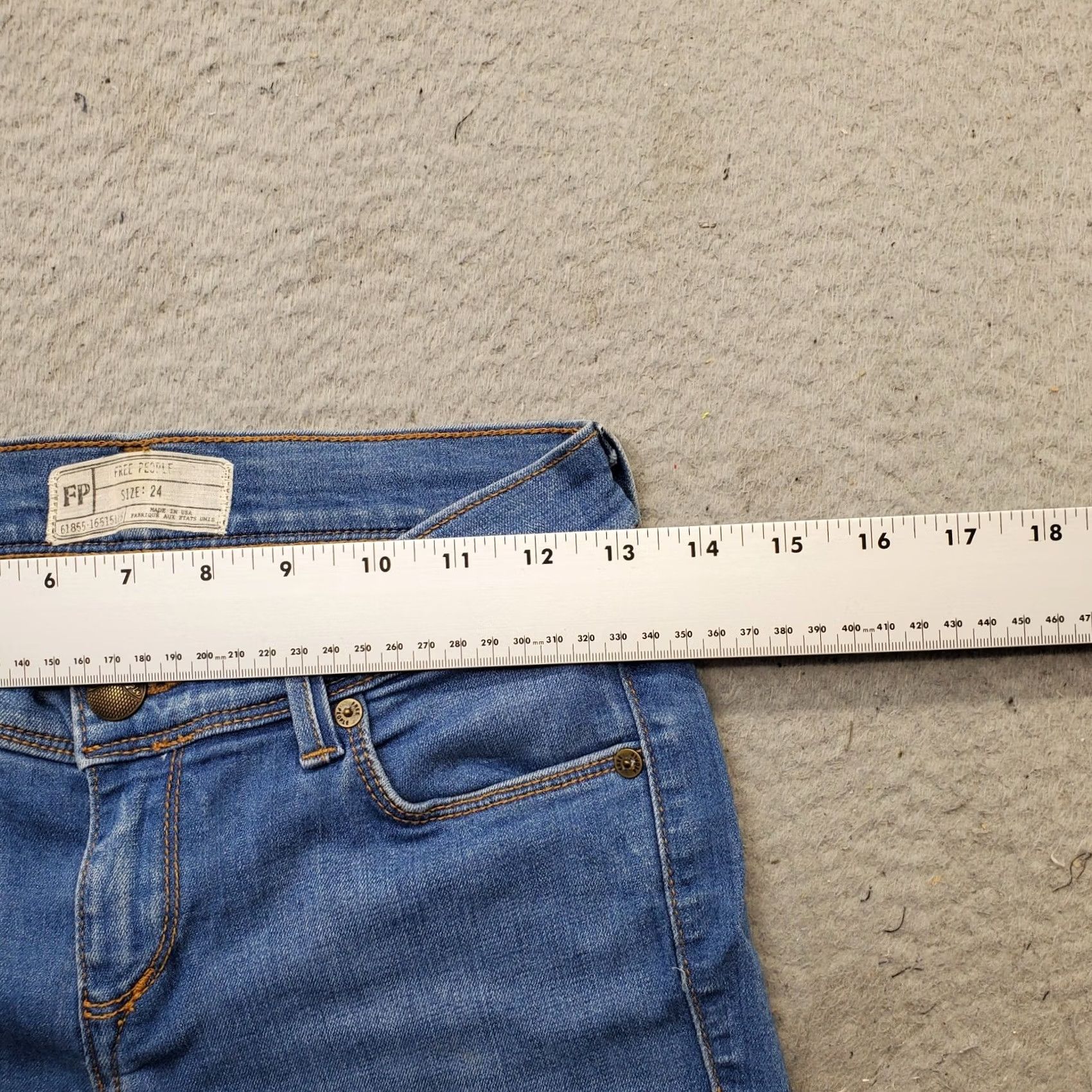 Free People Free People Jeans Womens Size 24 Blue Denim Regular Fit Flat Front Skinny Leg Mens Womens Girls Boys Size 42" / US 20 - 6 Thumbnail