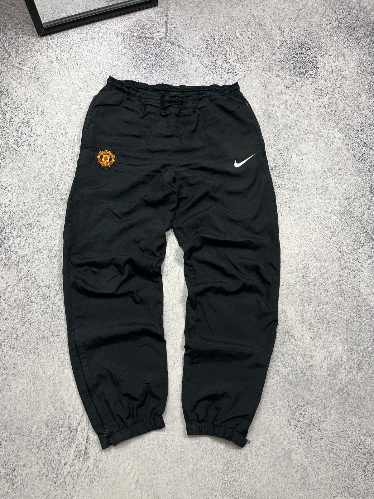 Nike Vintage Y2k Nike Manchester United Nylon Track Pants Drill Size US 30 / EU 46 - 1 Thumbnail