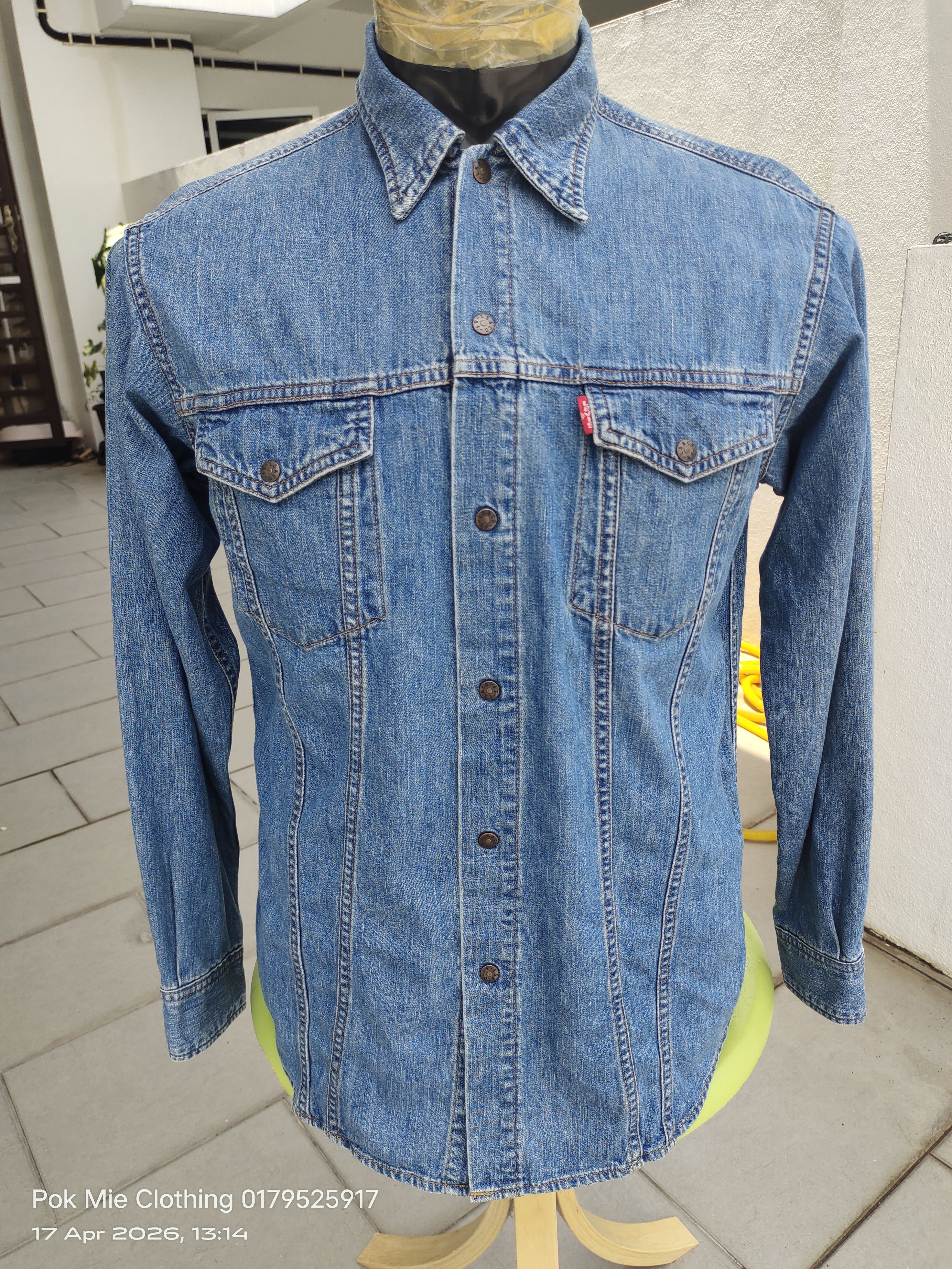 Levi's Vintage Levi's Ladies Denim Jacket Size M / US 6-8 / IT 42-44 - 1 Thumbnail