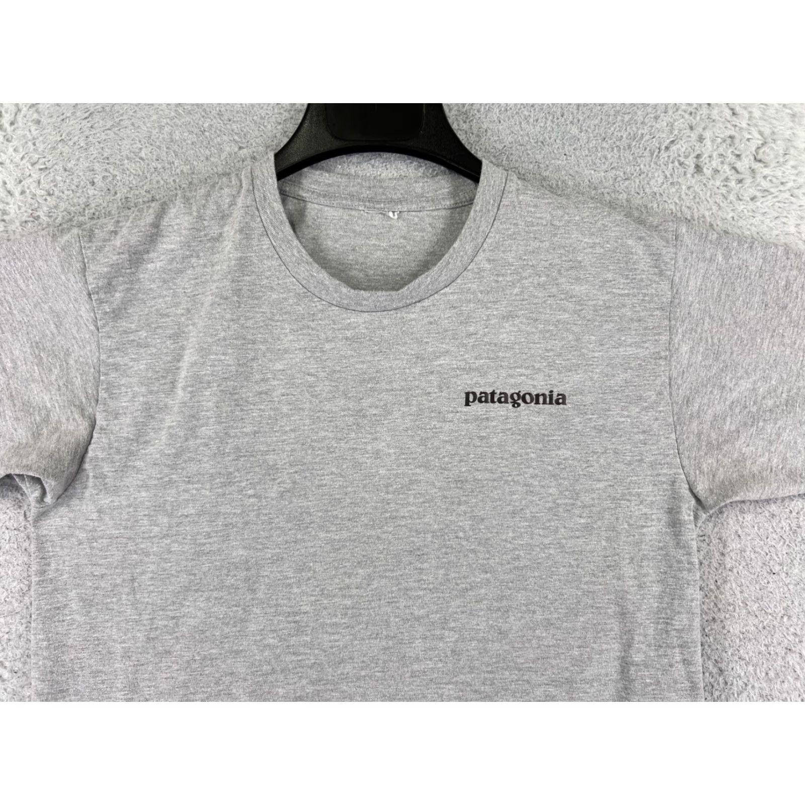 Patagonia Patagonia Shirt Men Small Gray Fitz Roy Print Short Sleeve 100% Cotton Size US S / EU 44-46 / 1 - 4 Thumbnail