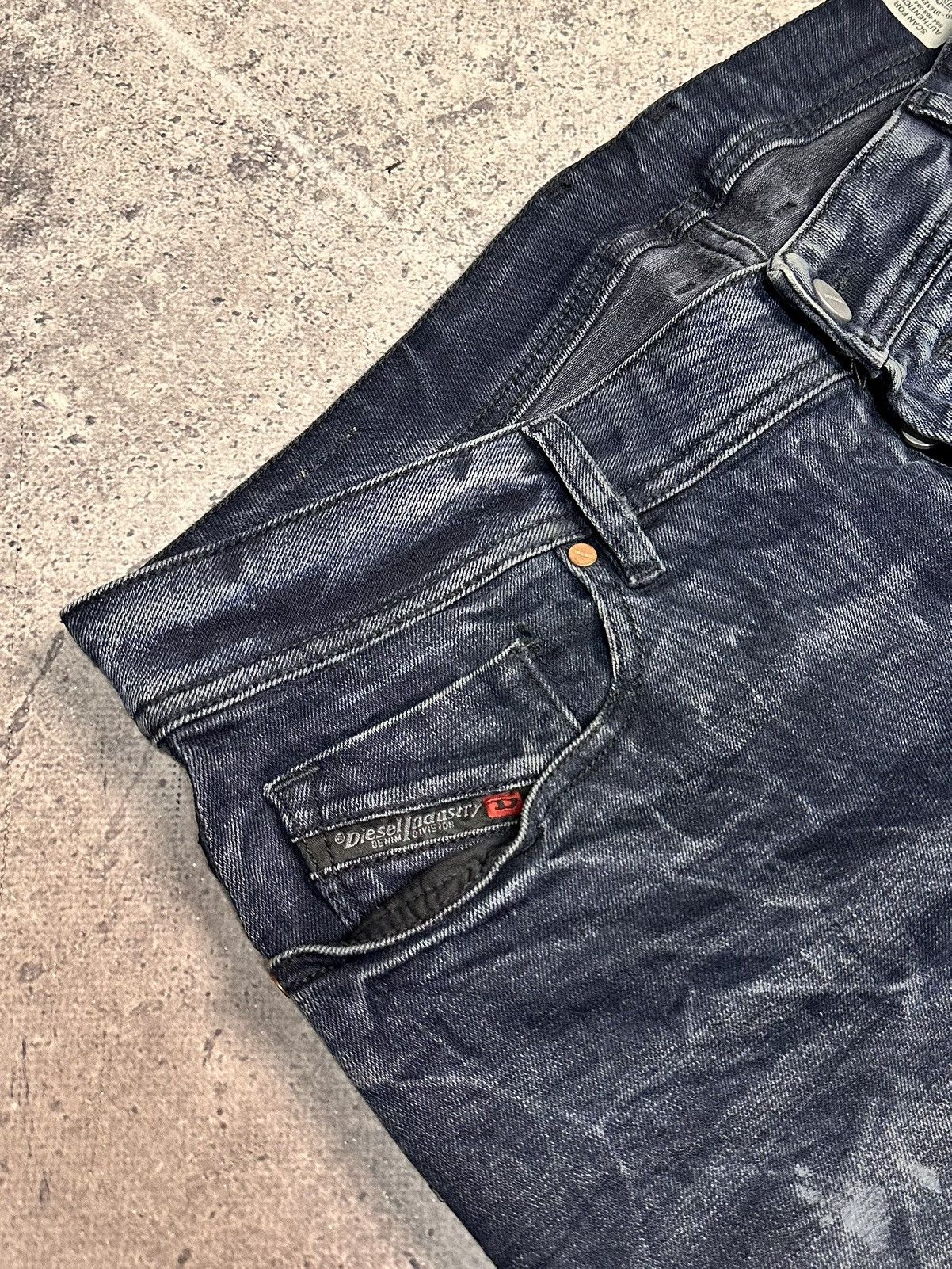 Diesel Diesel blue washed jeans vintage Italy Y2K streetwear Size US 34 / EU 50 - 6 Thumbnail