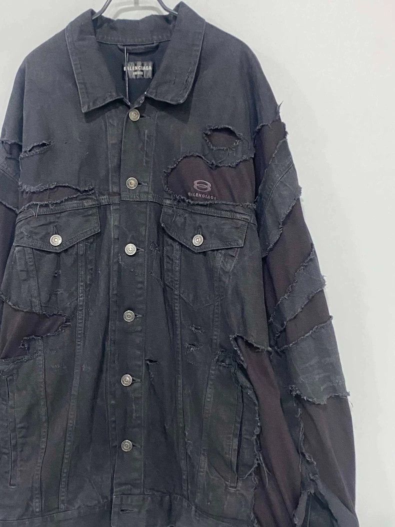 Balenciaga Balenciaga Splicing damage to double-ring denim jacket Size US M / EU 48-50 / 2 - 2 Thumbnail