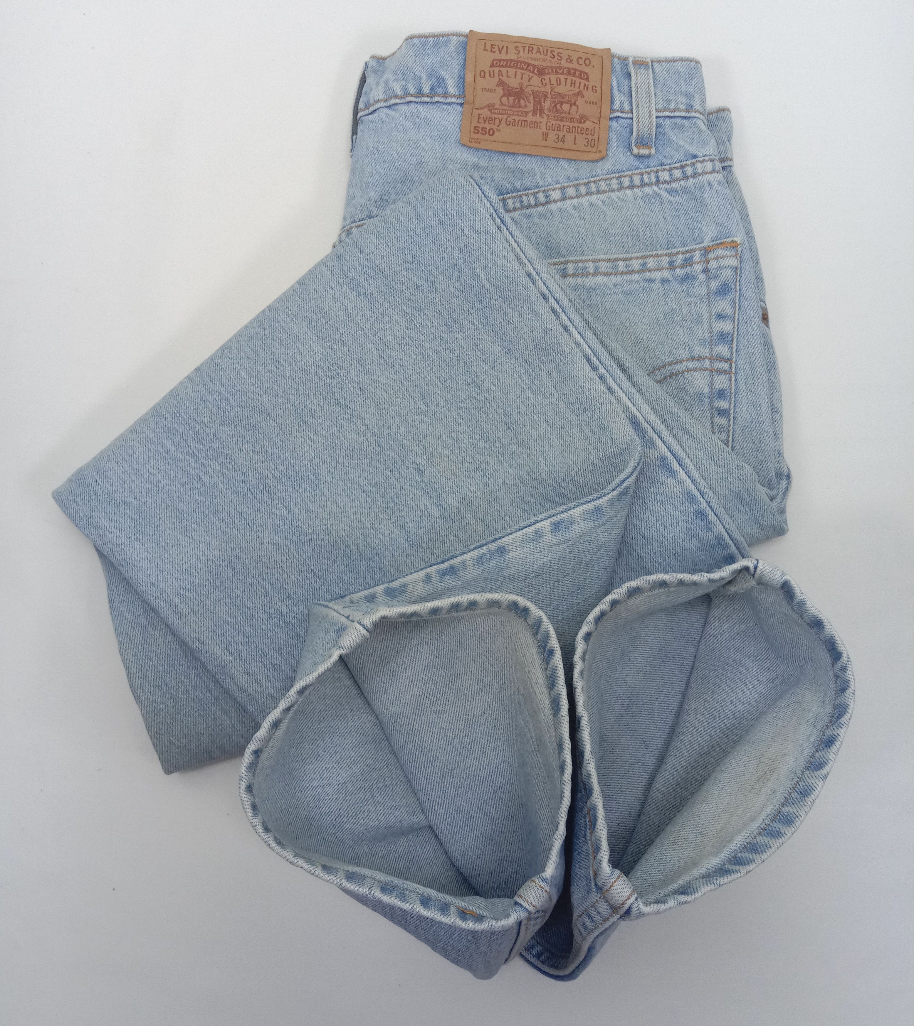 Levi's Vintage 90s Levi's 550 Jeans Relaxed Fit Light Wash Denim Size US 33 - 15 Thumbnail