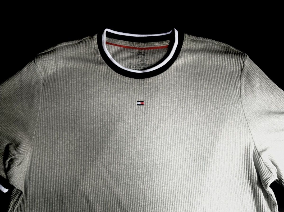 Tommy Hilfiger Tommy Hilfiger Vintage 00s sleepwear shirt Size US L / EU 52-54 / 3 - 3 Thumbnail