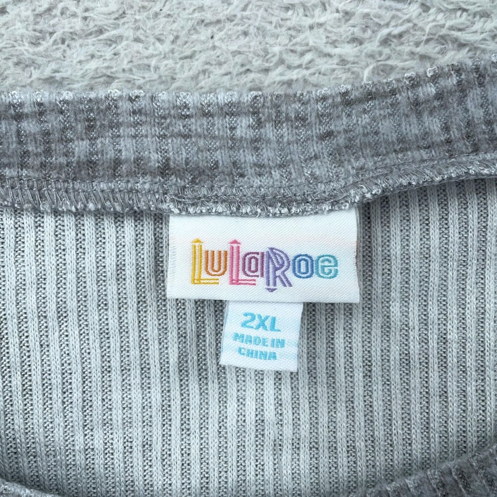 Vintage LuLaRoe Shirt Womens 2XL Gray Ribbed Knit Long Sleeve Lulu Scoop Neck Soft Shirt Womens Plus 2XL Gray Ribbed Knit Long Sleeve Scoop Neck Size XXL / US 16-18 / IT 52-54 - 7 Thumbnail