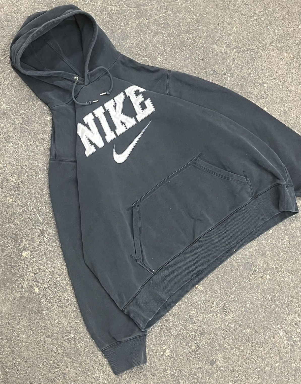 Nike × Vintage Nike center swoosh spell out hoodie streetwear hype rare y2k Size US XXL / EU 58 / 5 - 1 Thumbnail