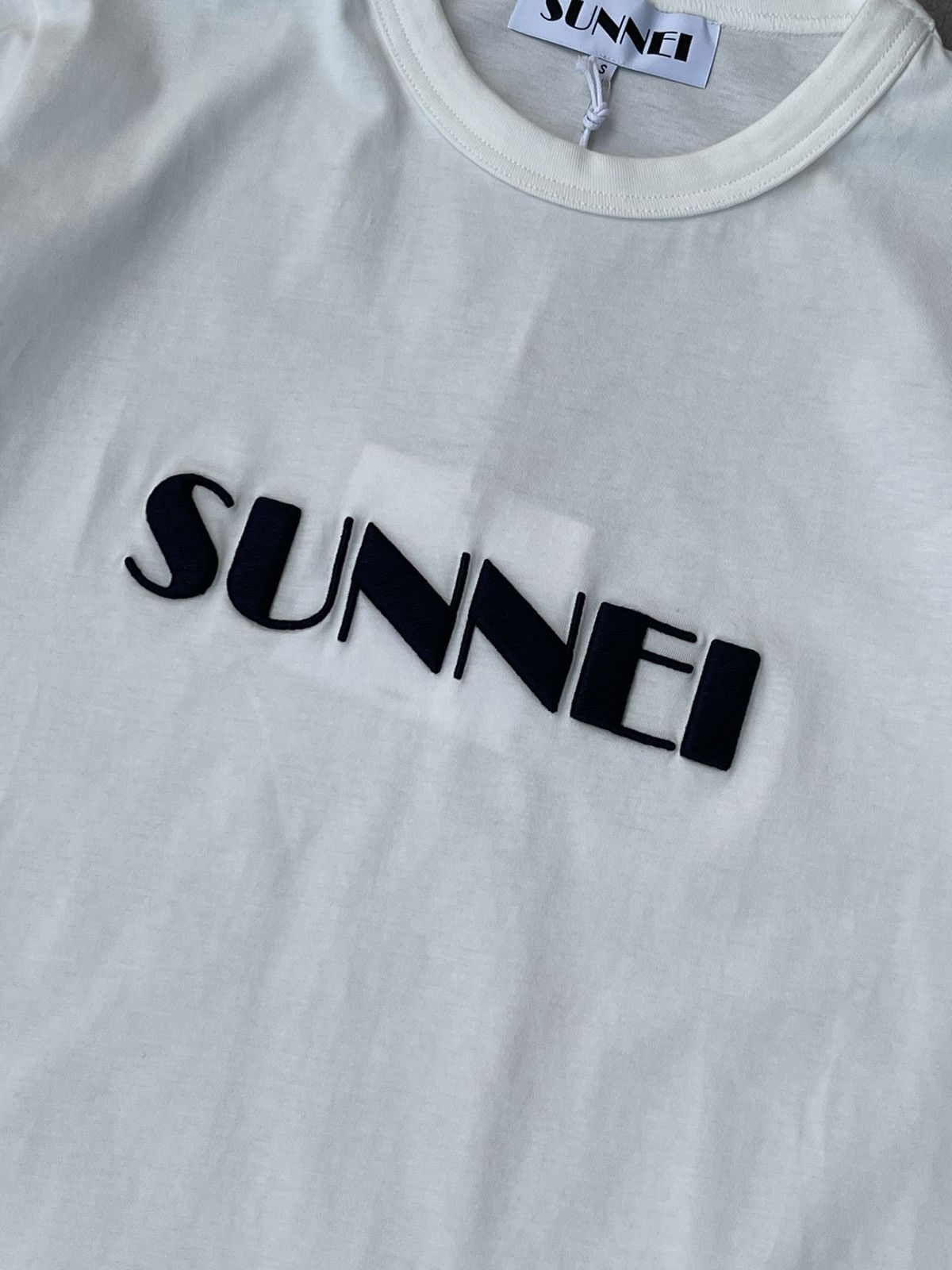 Sunnei !DS! SS23 Sunnei Logo Embroidered Classic White T-Shirt Size US S / EU 44-46 / 1 - 11 Thumbnail