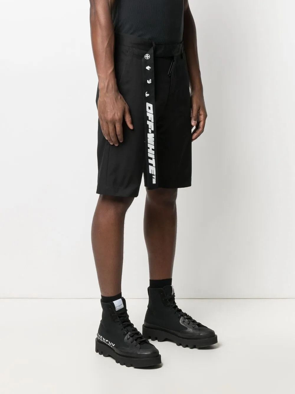 Off-White o1in1s0225 Q:1 / Cargo Short in Black Size US 34 / EU 50 - 3 Thumbnail