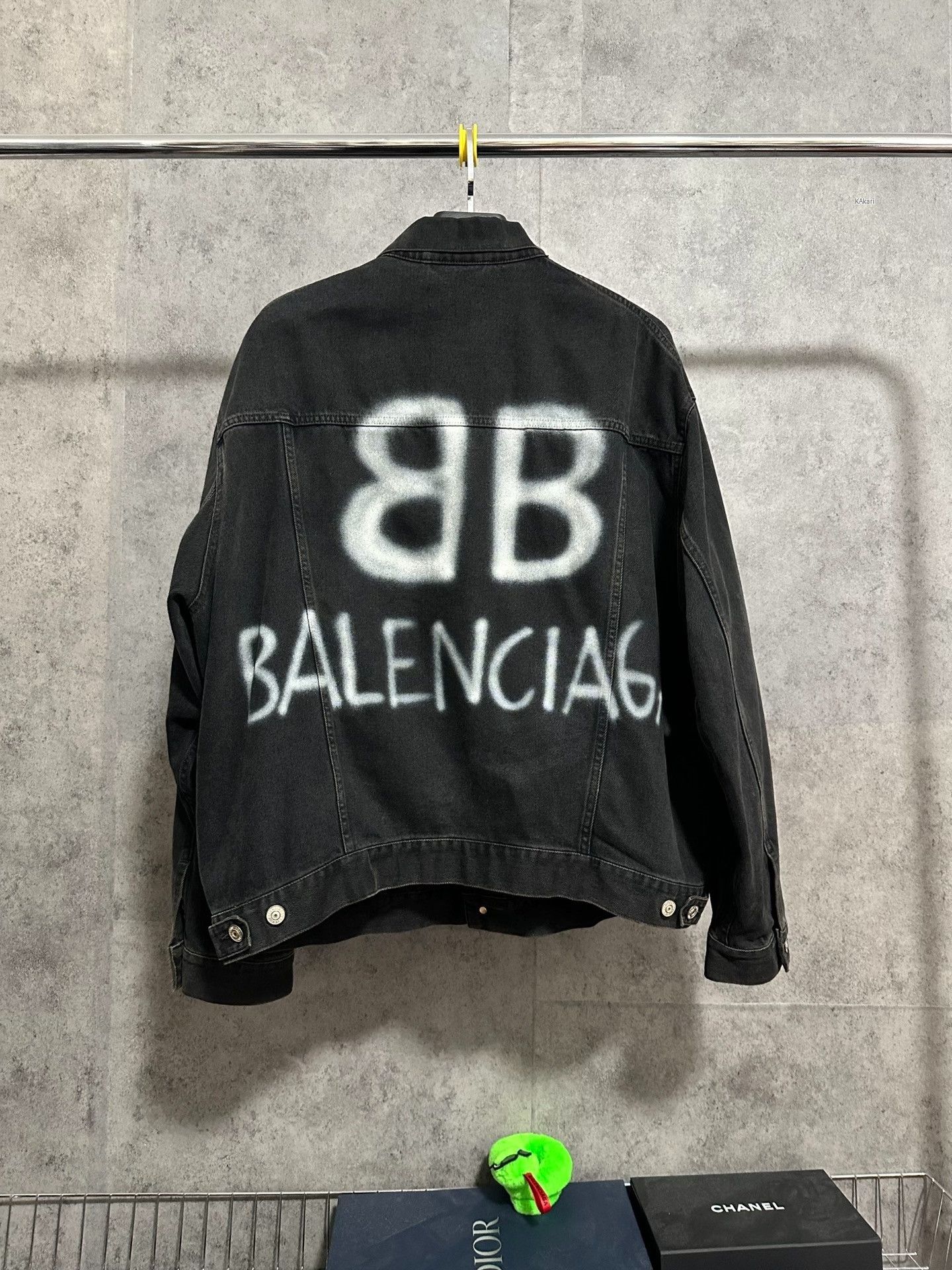 Balenciaga Balenciaga Men's Graffiti Denim Jacket Size US S / EU 44-46 / 1 - 1 Thumbnail
