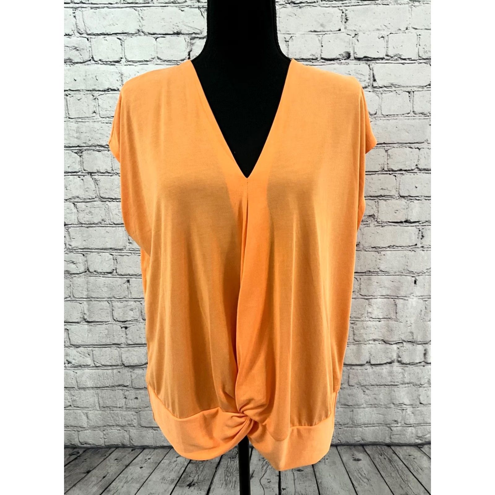 Vintage SEW IN LOVE Womens Top Size Large Orange V-Neck Short Sleeve Pullover T-Shirt Casual Lightweight Spandex Rayon Size L / US 10 / IT 46 - 4 Thumbnail