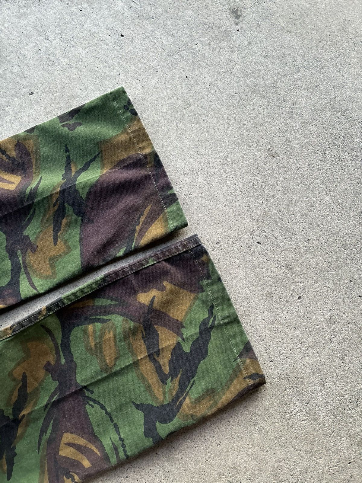 Vintage Crazy Woodland Camo US Military Baggy Wide Leg Cargo Pants Size US 26 / EU 42 - 3 Thumbnail