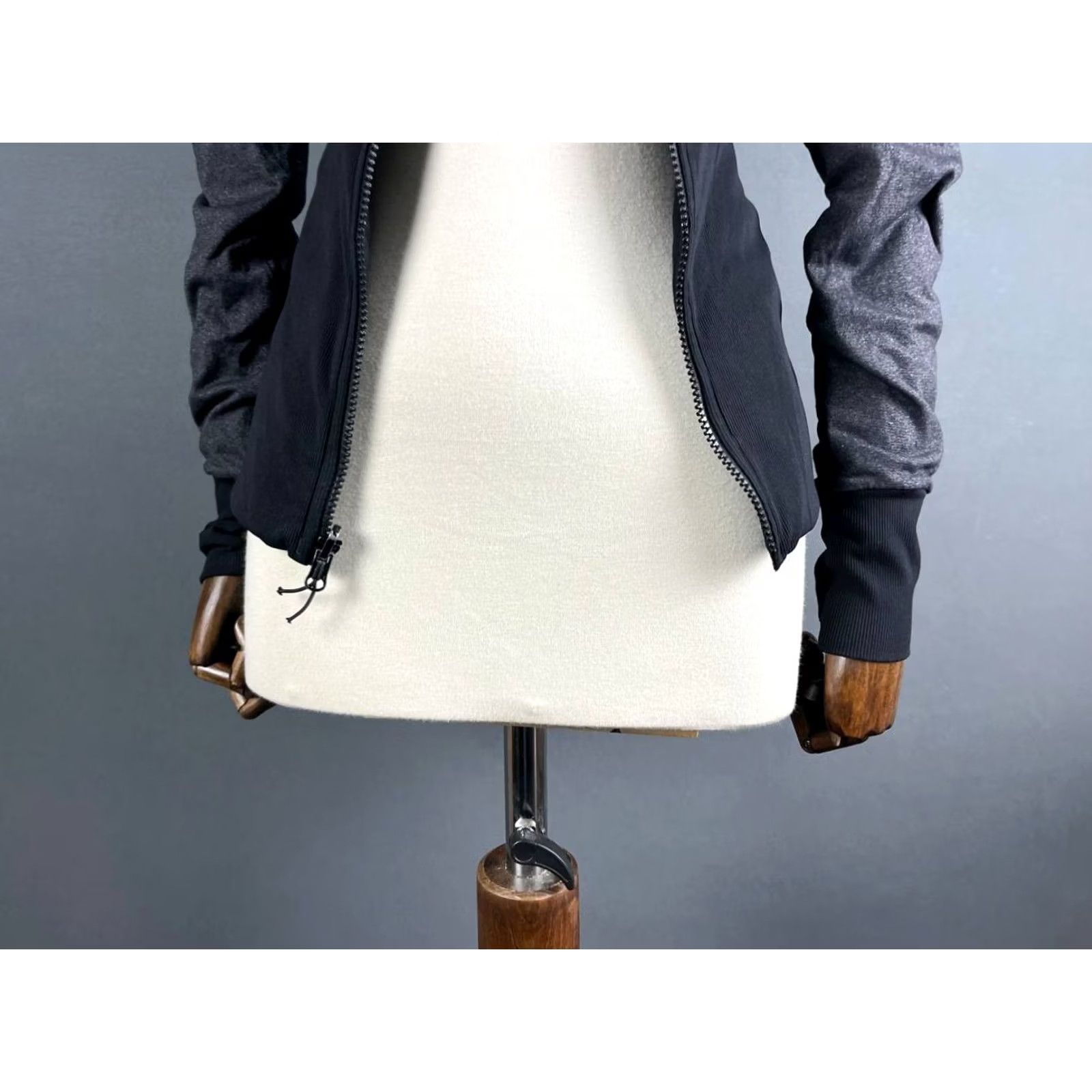 Lululemon Lululemon Hooded Jacket Reversible Full Zipper Gray & Black Long Sleeve Womens Size ONE SIZE - 3 Thumbnail