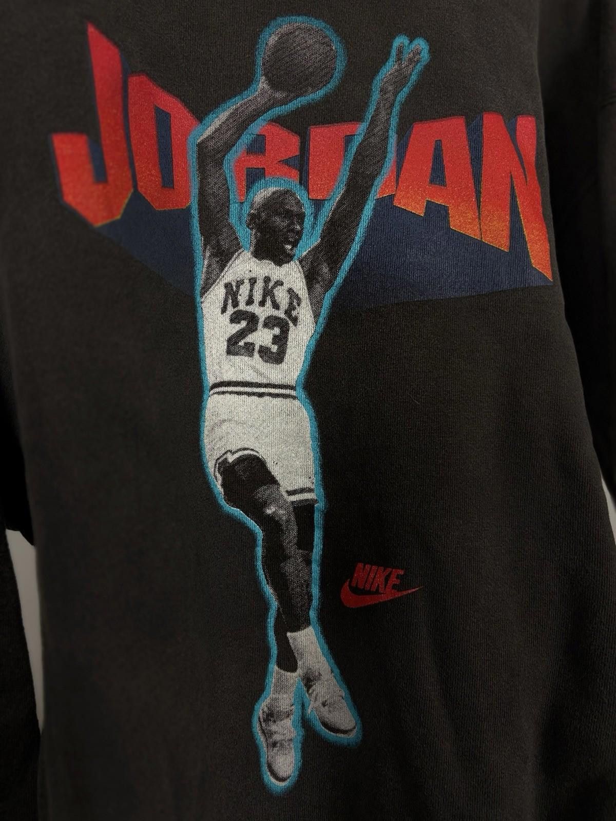 Nike Vintage Nike Michael Jordan Graphic Heavy Cotton Sweatshirt Size US XL / EU 56 / 4 - 3 Thumbnail