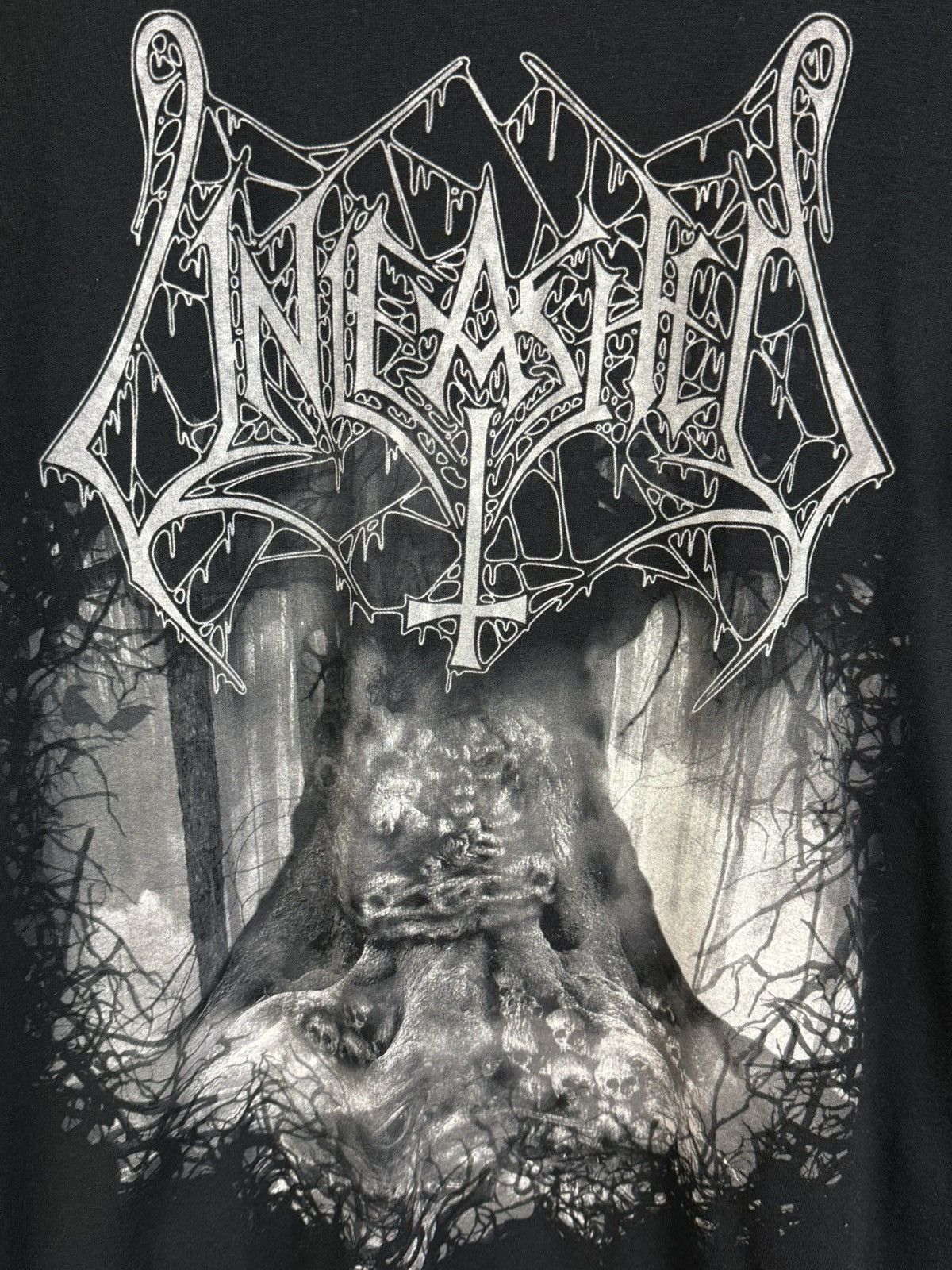 Band Tees Unleashed 2010 As Yggdrasil Trembles Death Metal Band Tee M Size US M / EU 48-50 / 2 - 2 Thumbnail