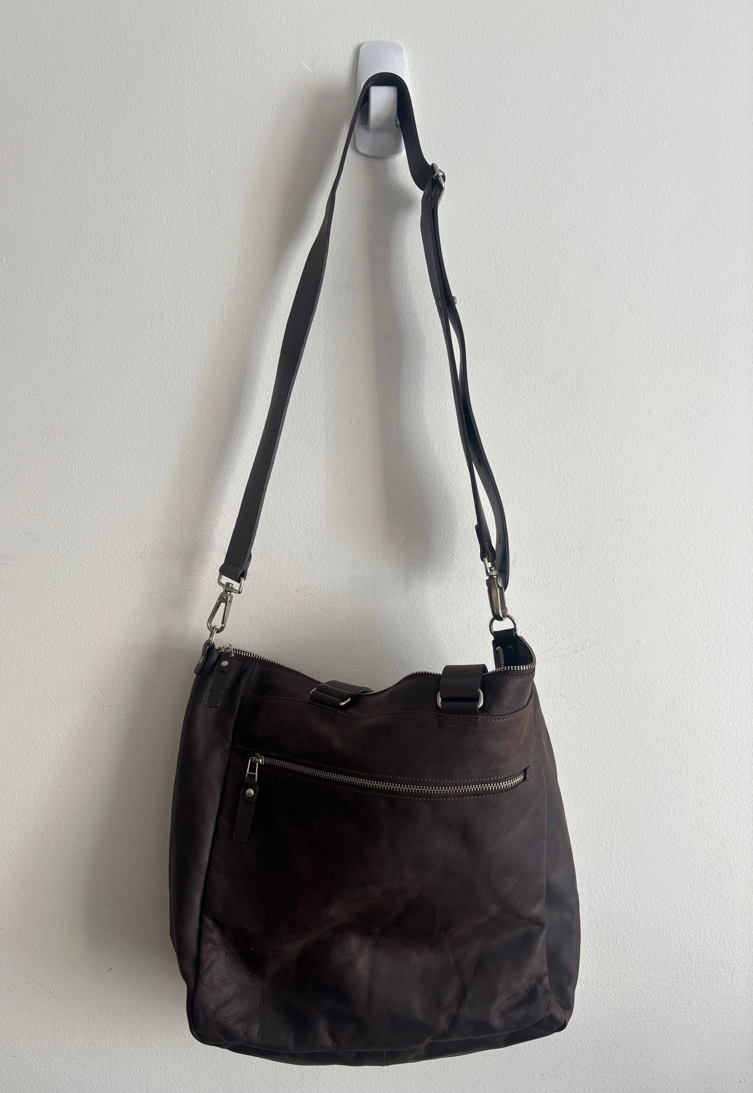 M0851 $275 Brown Leather Crossbody/Shoulder Bag, Messenger / Tote Size ONE SIZE - 4 Thumbnail