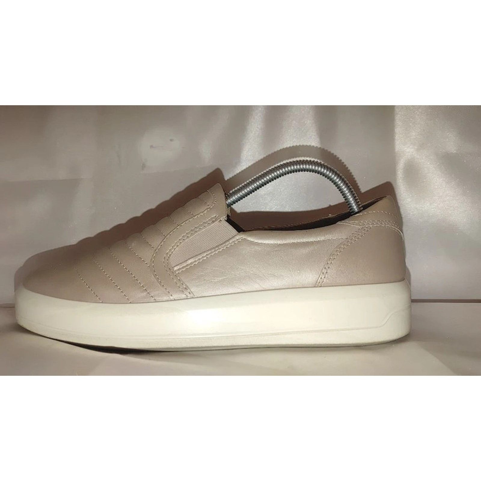 Ecco ECCO Women's Soft 9 li Slip On Sneaker Size 11 Size US 11 / IT 41 - 2 Thumbnail
