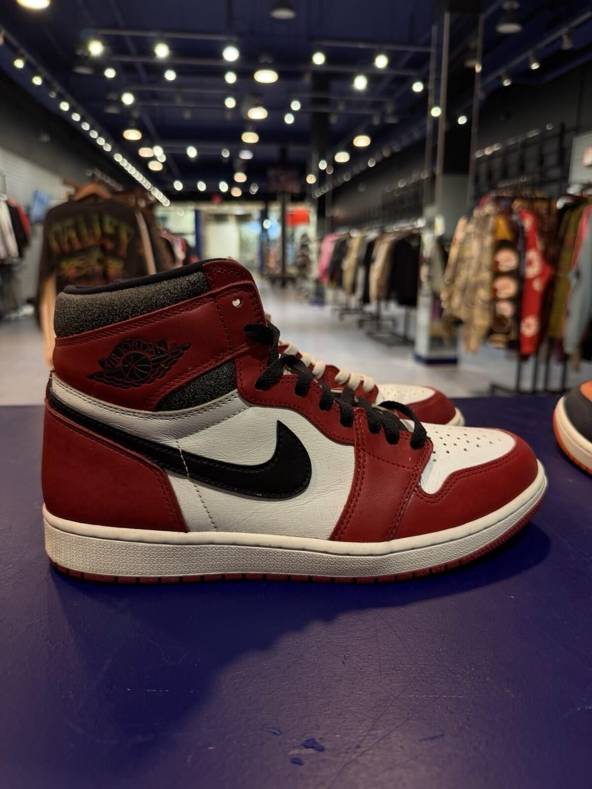 Jordan Brand Size 10 - Jordan 1 Retro High OG Chicago Lost and Found Size US 10 / EU 43 - 9 Thumbnail