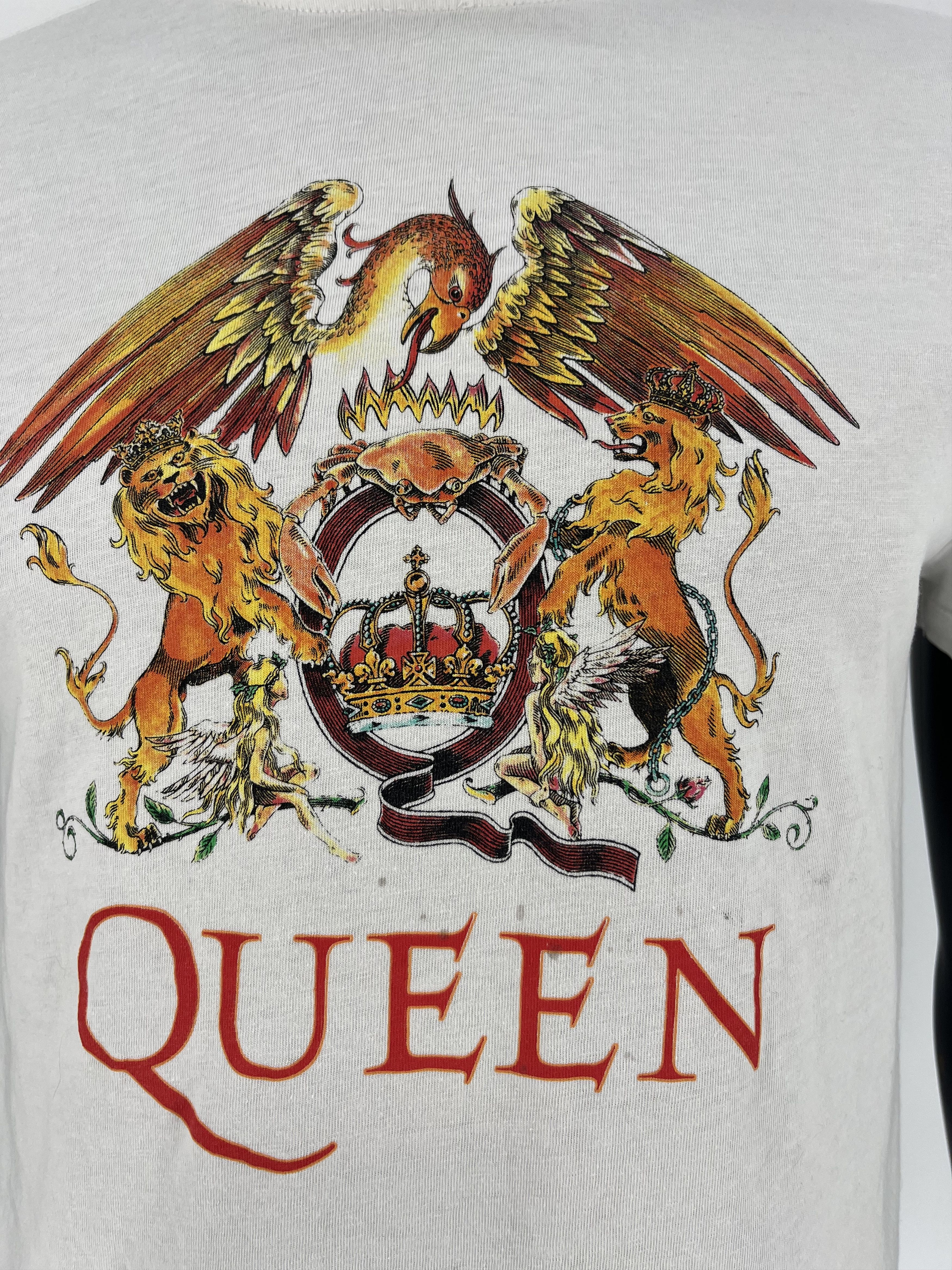 Band Tees Vintage Y2k Hanes Queens Band Tee Streetwear Style Size US S / EU 44-46 / 1 - 6 Thumbnail