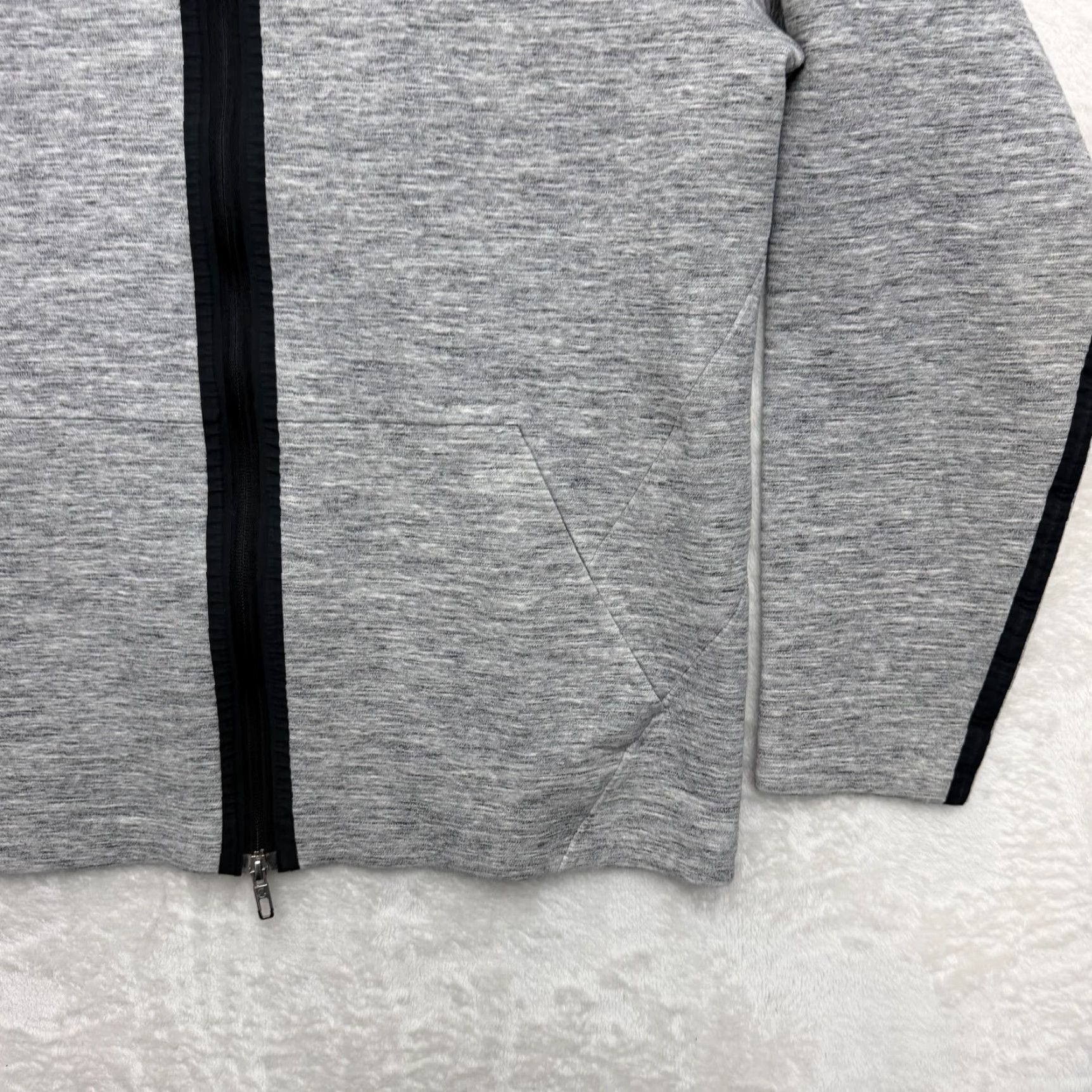 Lululemon Lululemon Jacket Hoodie Tech Mens XL Gray Full Zip Up Athleisure Performance Jacket Hoodie Mens XL Gray Full Zip Up Size US L / EU 52-54 / 3 - 4 Thumbnail
