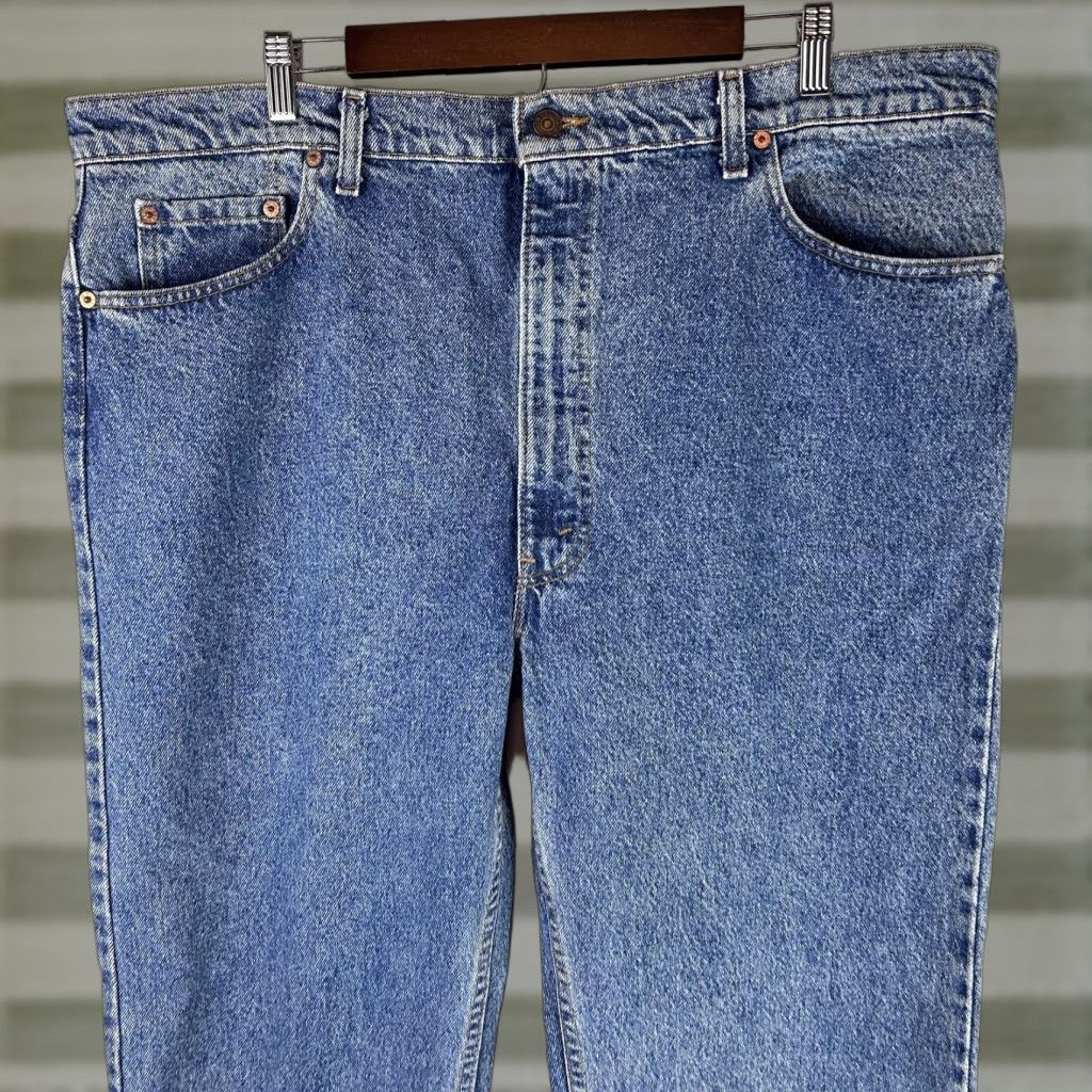 Levi's VINTAGE Levi's 505 Jeans Mens 44x32 Denim Made in USA Zip Fly Straight Leg 90s Levi's 505 Mens Jeans Regular 44 W32 Blue Denim US Vintage 1990s Size US 44 / EU 60 - 1 Thumbnail