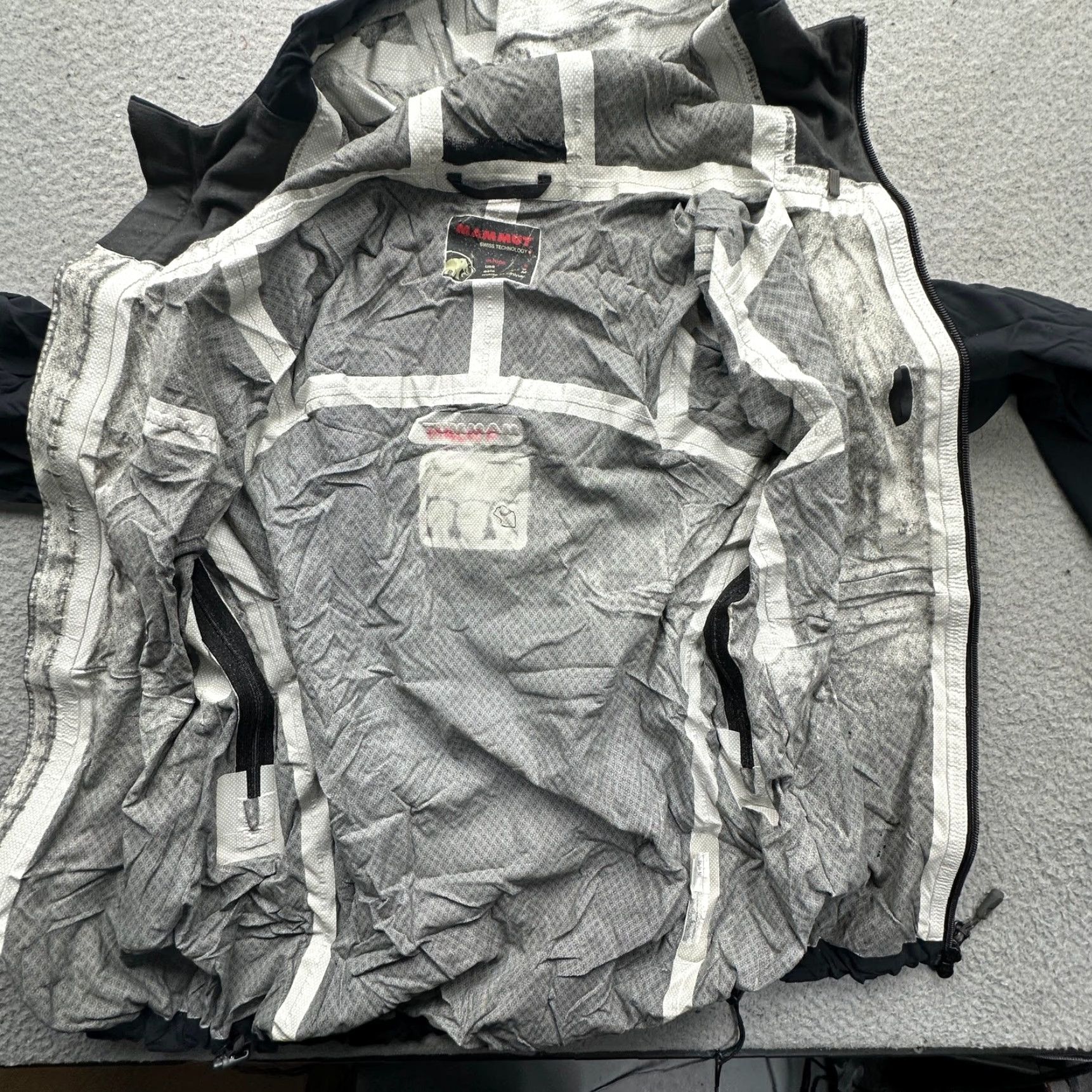 Mammut VINTAGE Mammut Windbreaker Jacket Mens Small Zip Hooded Lightweight Black Red Dry Tech Premium Casual Outdoor Size US S / EU 44-46 / 1 - 6 Thumbnail