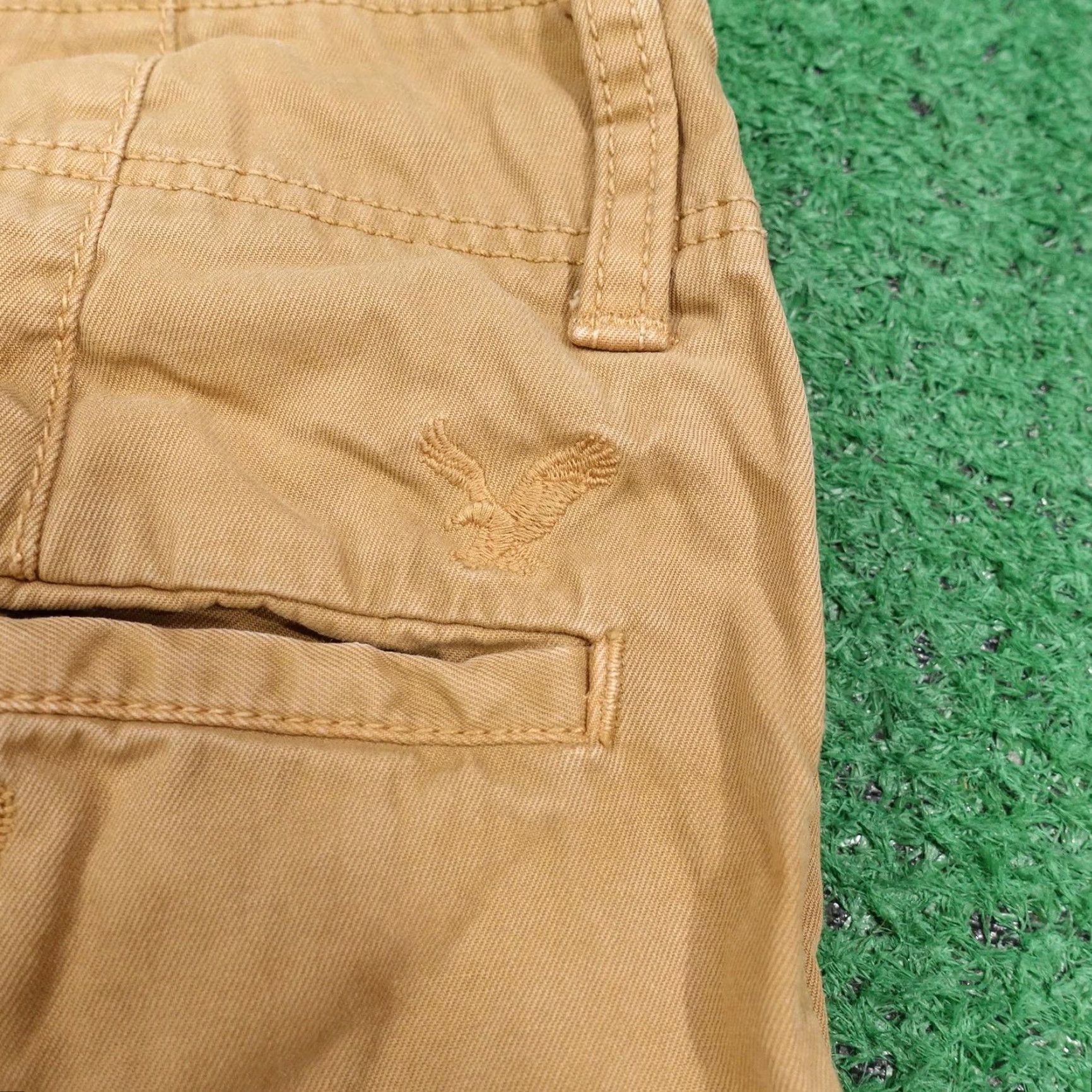 American Eagle Outfitters AMERICAN EAGLE OUTFITTERS Chino Pants Mens 28x30 Relaxed Straight Beige Khaki Size US 28 / EU 44 - 6 Thumbnail