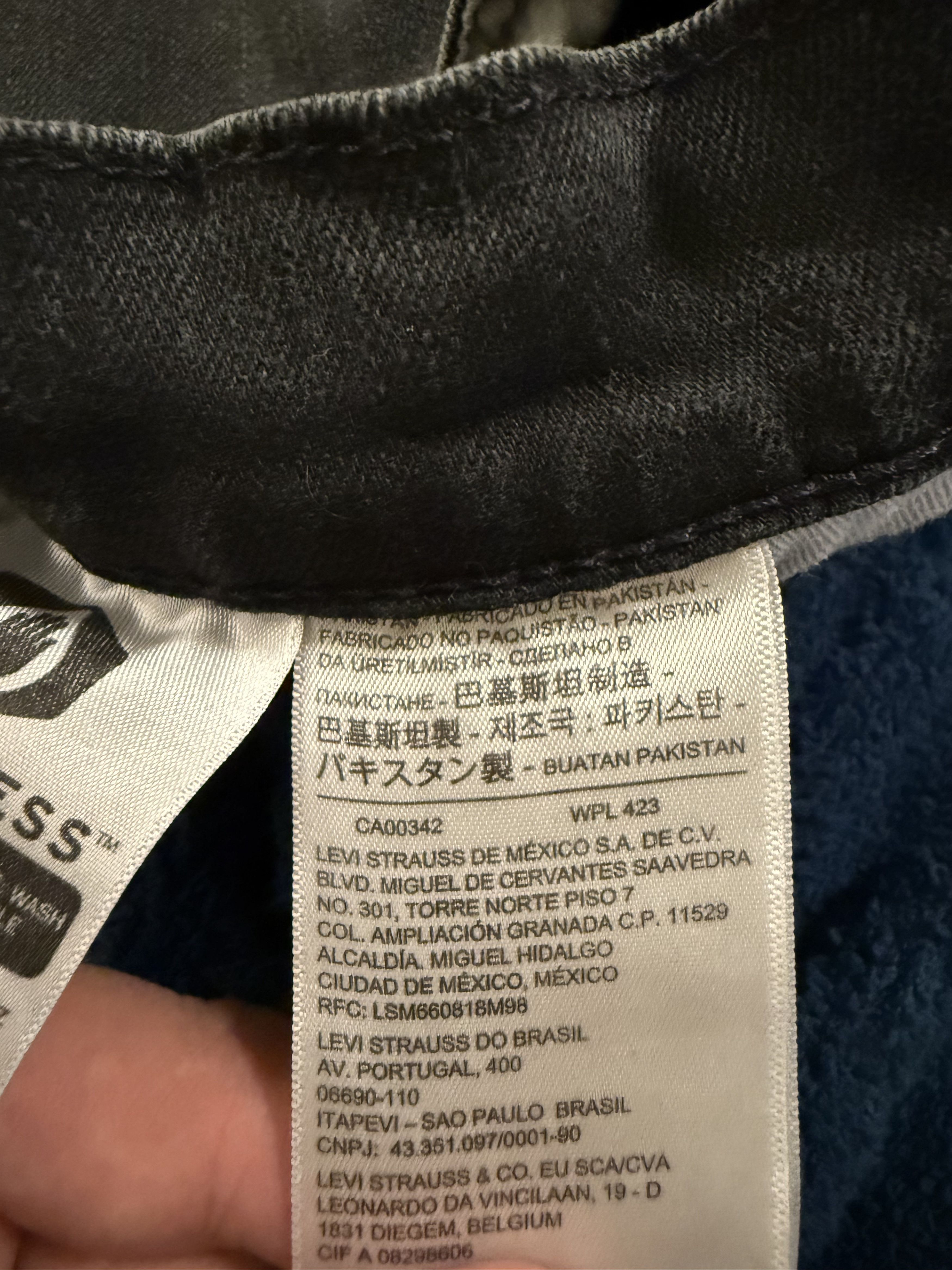 Levi's *MSG TO OFFER* LEVIS 512 DARK BLUE GOOD CONDITION Size US 32 / EU 48 - 5 Thumbnail