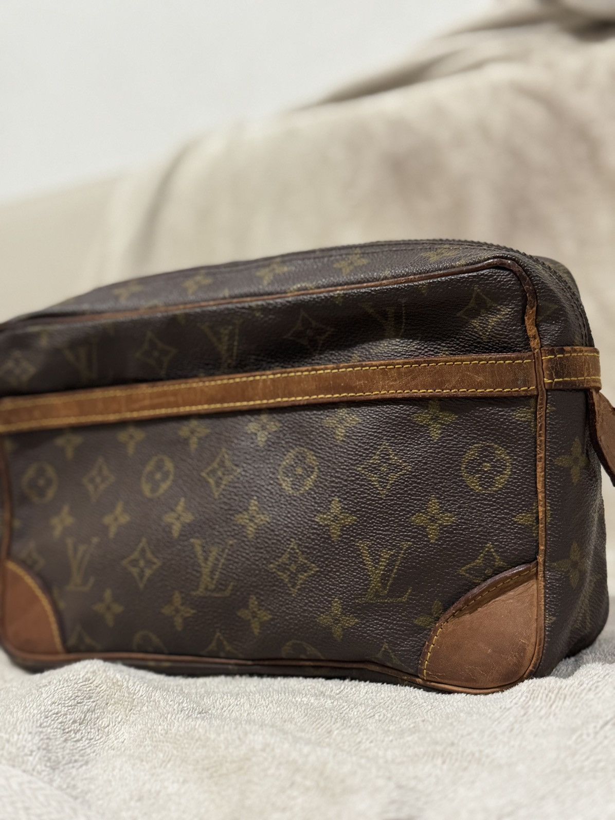 Vintage Louis Vuitton Vintage 1984 Monogram Compiegne Clutch Bag Size ONE SIZE - 4 Thumbnail
