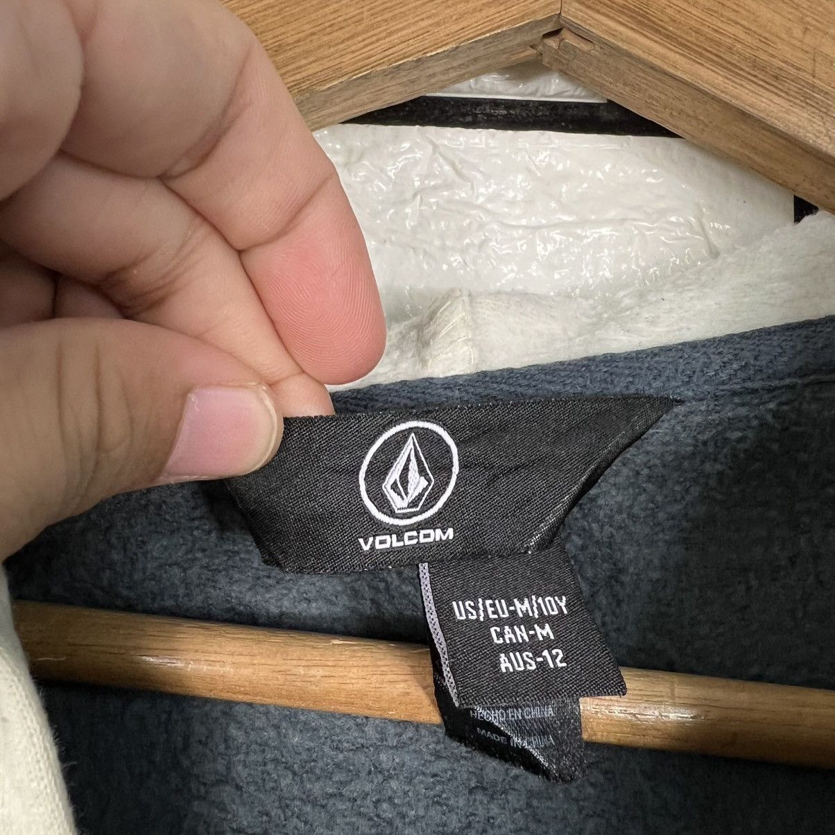 Volcom VOLCOM Big Logo Zipper Hoodies Kids Size 10Y/M #4256-C194 Size US M / EU 48-50 / 2 - 13 Thumbnail