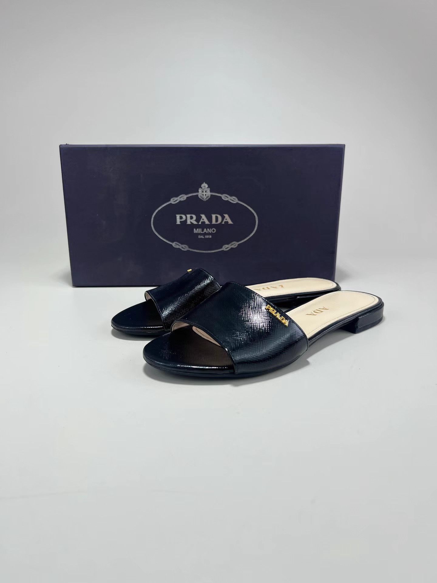 Prada PRADA Black Patent Leather Slide Sandals Size US 6 / IT 36 - 1 Thumbnail