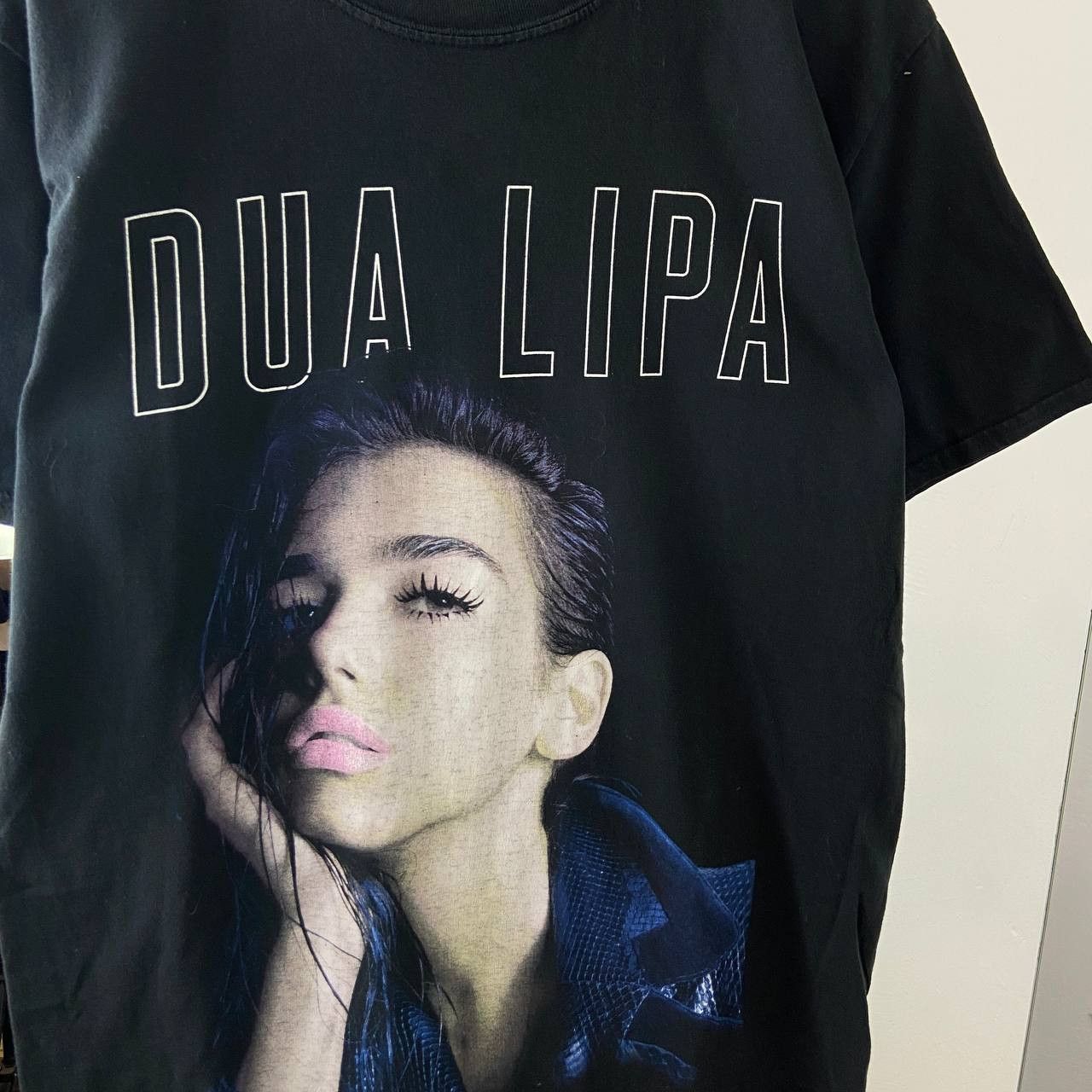 Vintage Dua Lipa Official Merchandise Tour 2018 T-Shirt Size US L / EU 52-54 / 3 - 4 Thumbnail