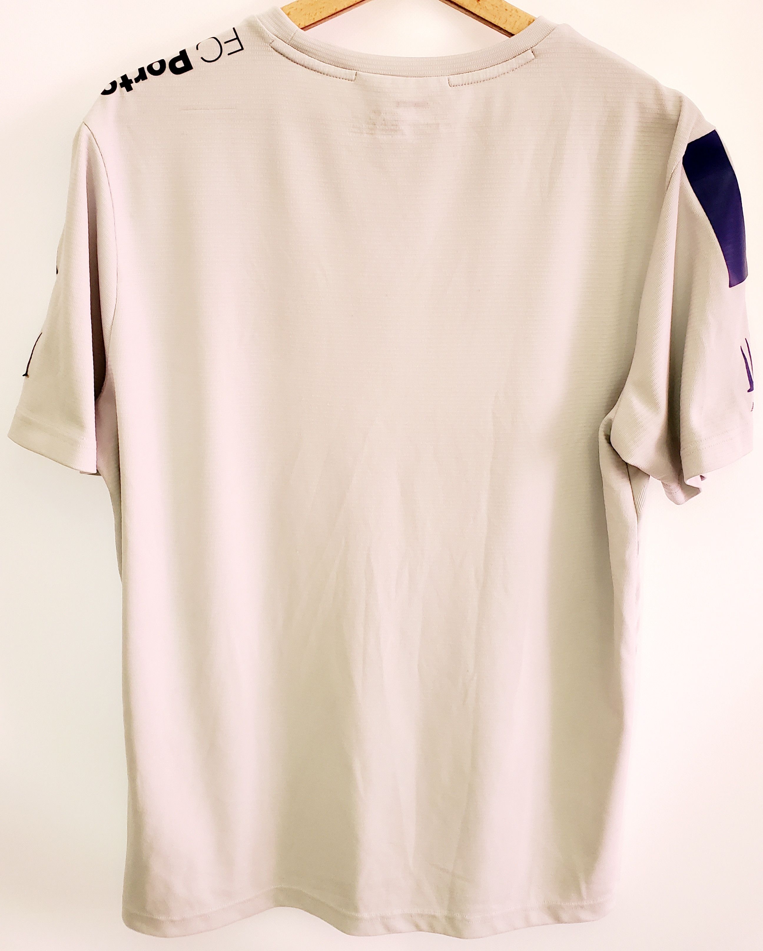 New Balance Fc Porto Pre-game Jersey 2022/23 soccer jersey size L Size US L / EU 52-54 / 3 - 7 Thumbnail