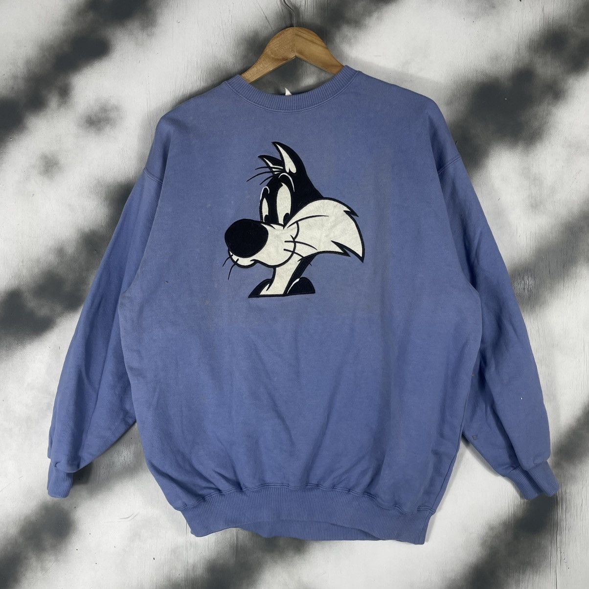 Warner Bros Vintage 90s Pepe le Pew Big Face Embroided Sweatshirt Size US XL / EU 56 / 4 - 1 Thumbnail