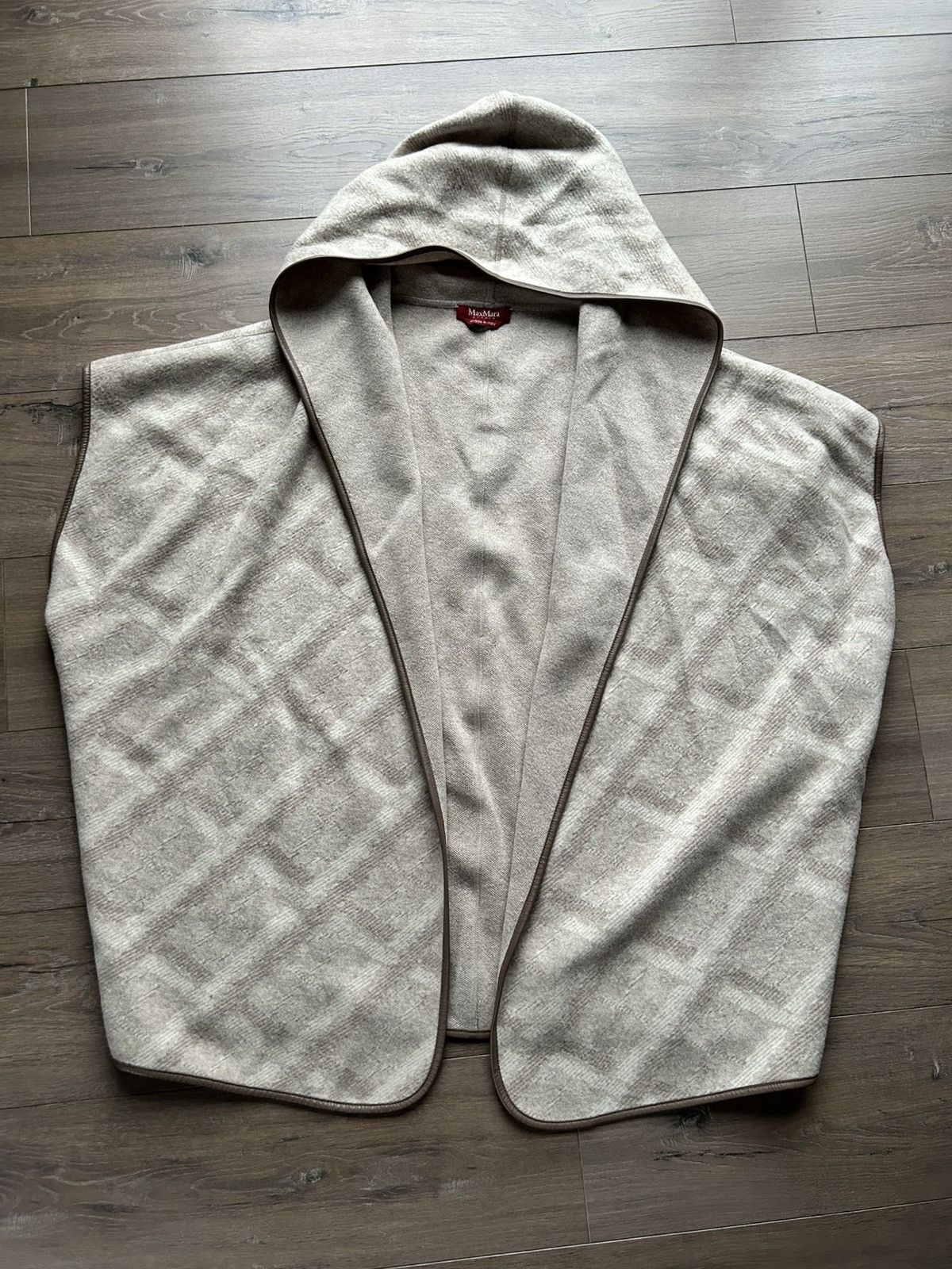 Max Mara Max Mara beige wool cape poncho One size Size ONE SIZE - 1 Thumbnail