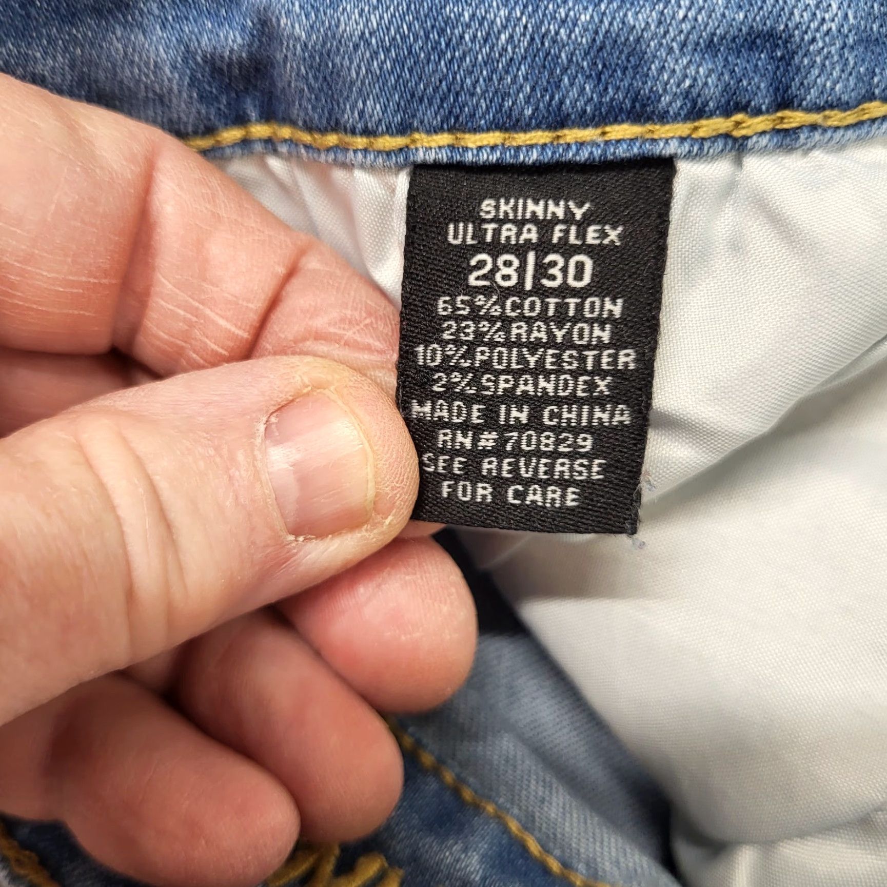 Vintage Rue 21 Jeans Men's 28x30 Blue Distressed Skinny Ultra Flex Denim 5-Pocket Slim Regular Whiskered Grunge 90s Mens Size US 28 / EU 44 - 2 Thumbnail