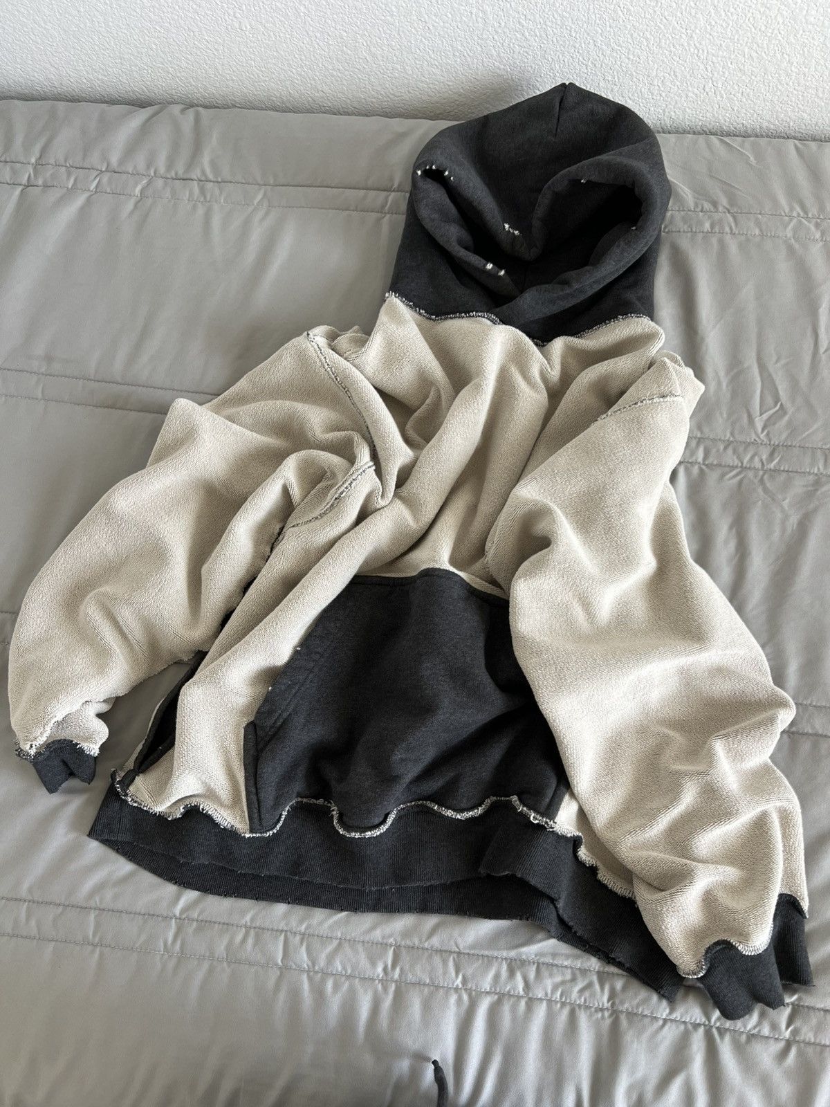 Balenciaga Balenciaga Tape Hoodie Size US S / EU 44-46 / 1 - 14 Thumbnail