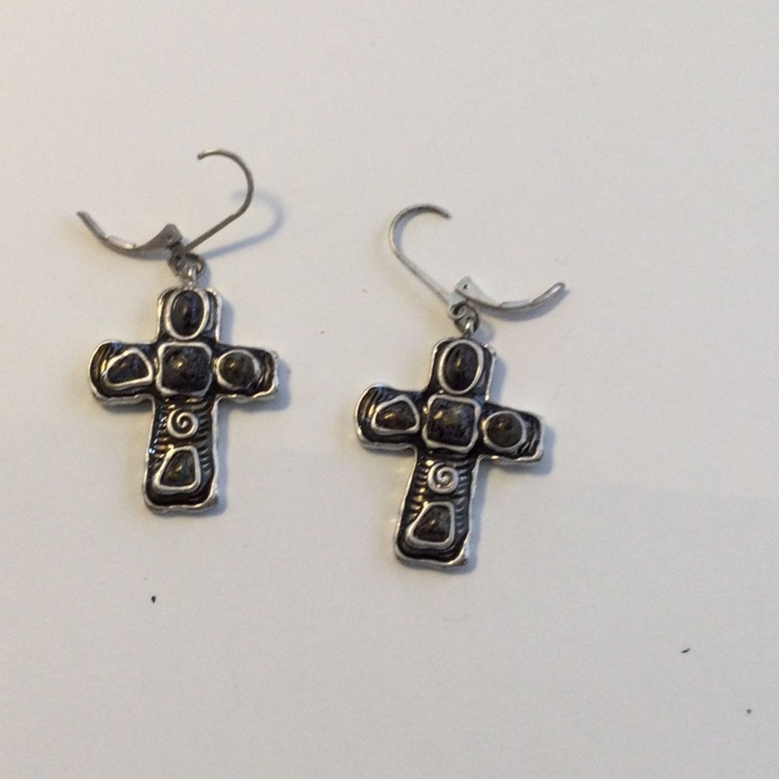 Other Fashion Leader Cross Lever Back Dangle Earrings Size ONE SIZE - 7 Thumbnail
