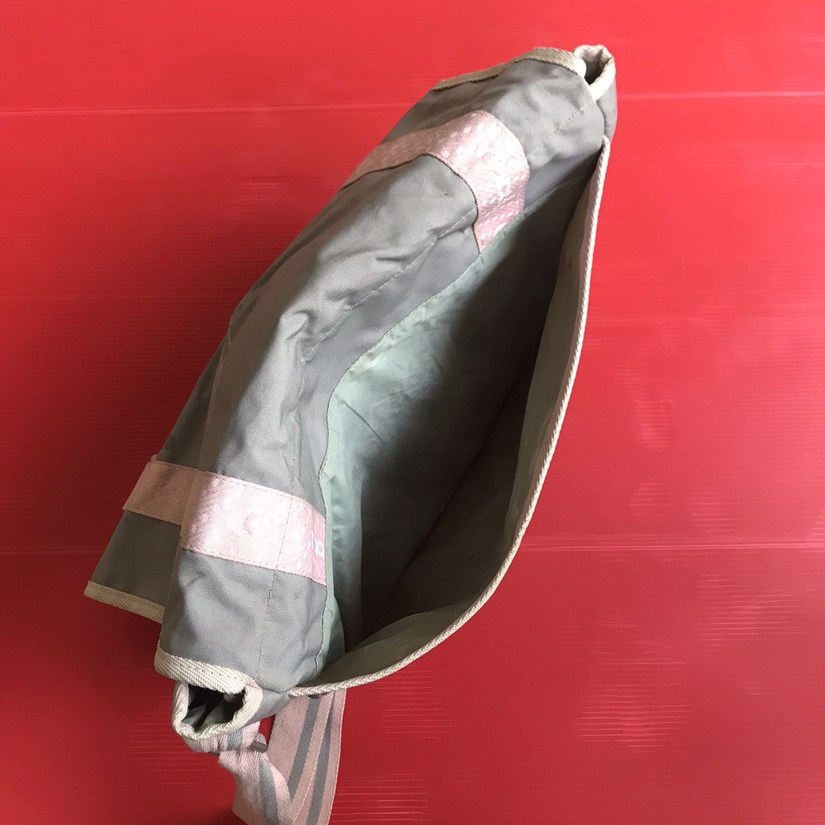Hysteric Glamour × Rip Curl Rip Curl Shoulder Big messenger Bag Grey and pink chloe sev Size ONE SIZE - 2 Thumbnail