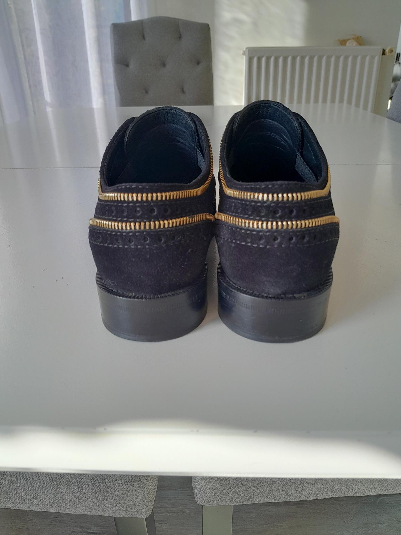 Louis Vuitton CHAUSSURES LOUIS VUITTON TOMBOY Size US 7.5 / IT 37.5 - 2 Thumbnail