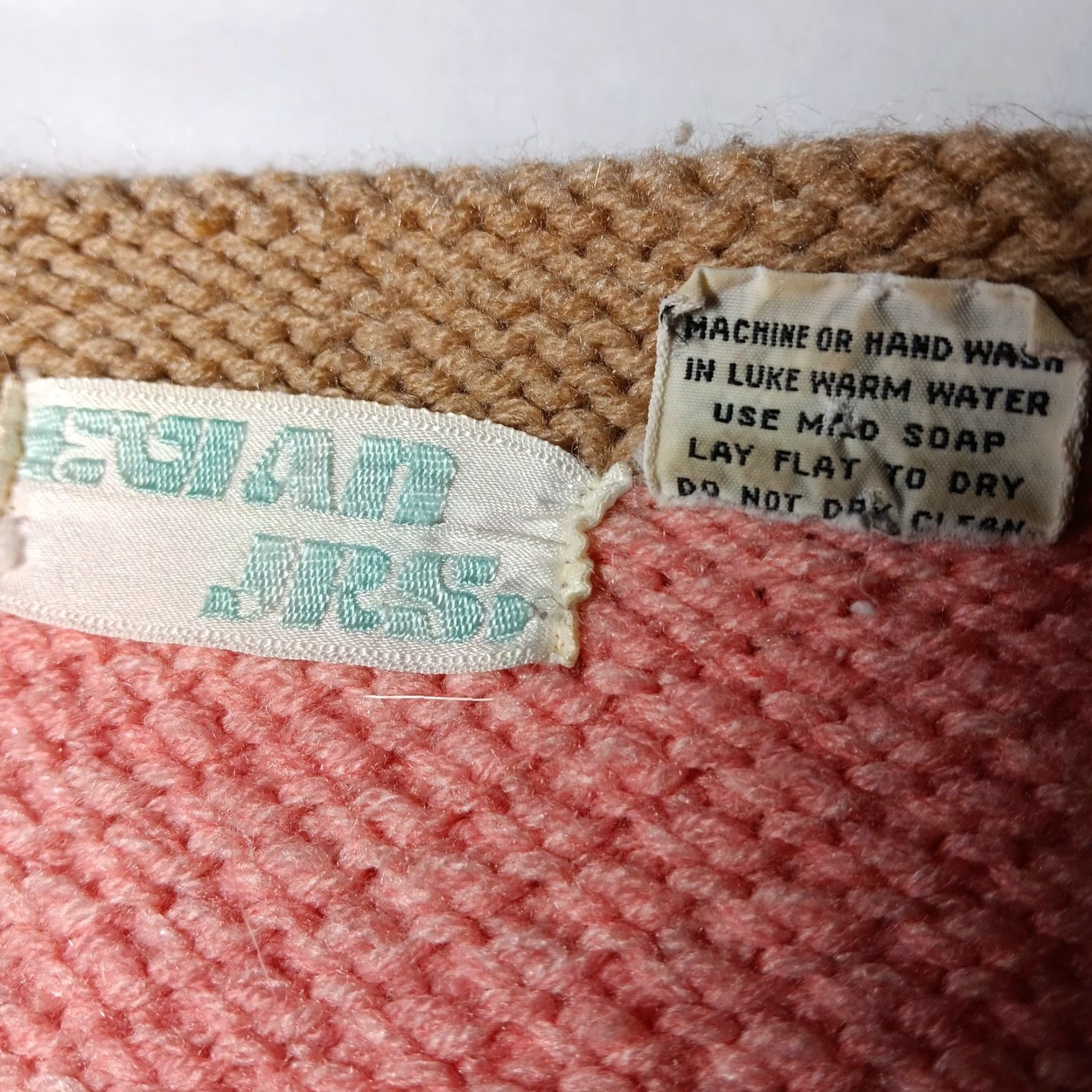 Vintage VINTAGE Evian Jrs Sweater Pullover M Cream Pink Brown Chunky Boat Neck Women Size M / US 6-8 / IT 42-44 - 7 Thumbnail