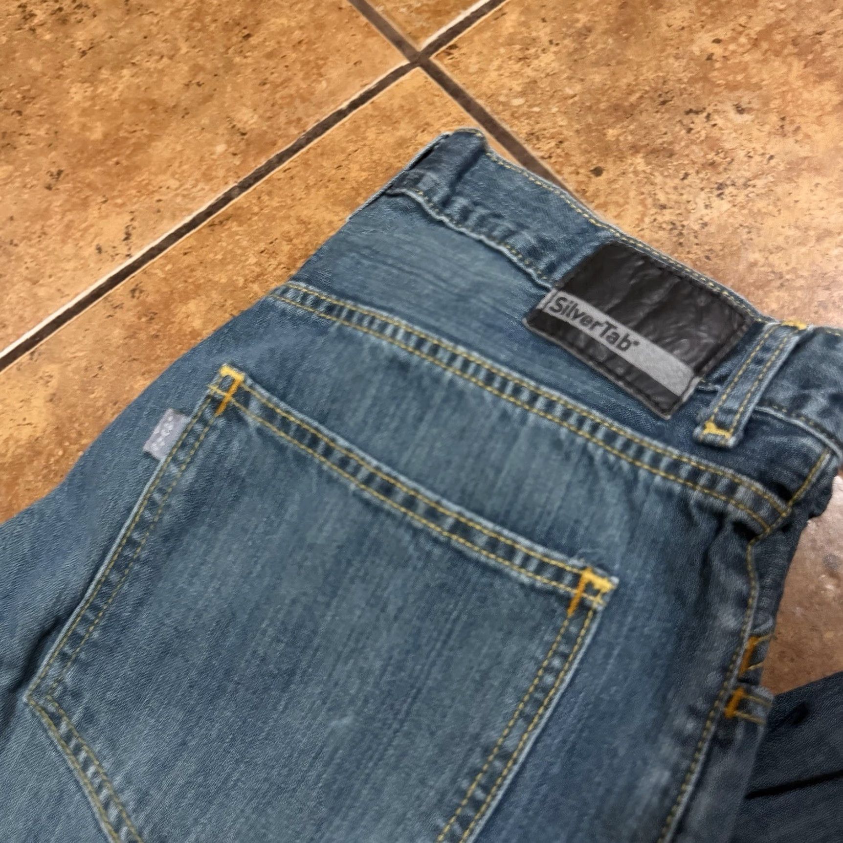 Levi's VINTAGE Levi's SilverTab Baggy Jeans Mens Dark Wash Denim Pants W32 L30 Relaxed Inseam 30" Blue Cotton Jeans Mens Size US 32 / EU 48 - 4 Thumbnail