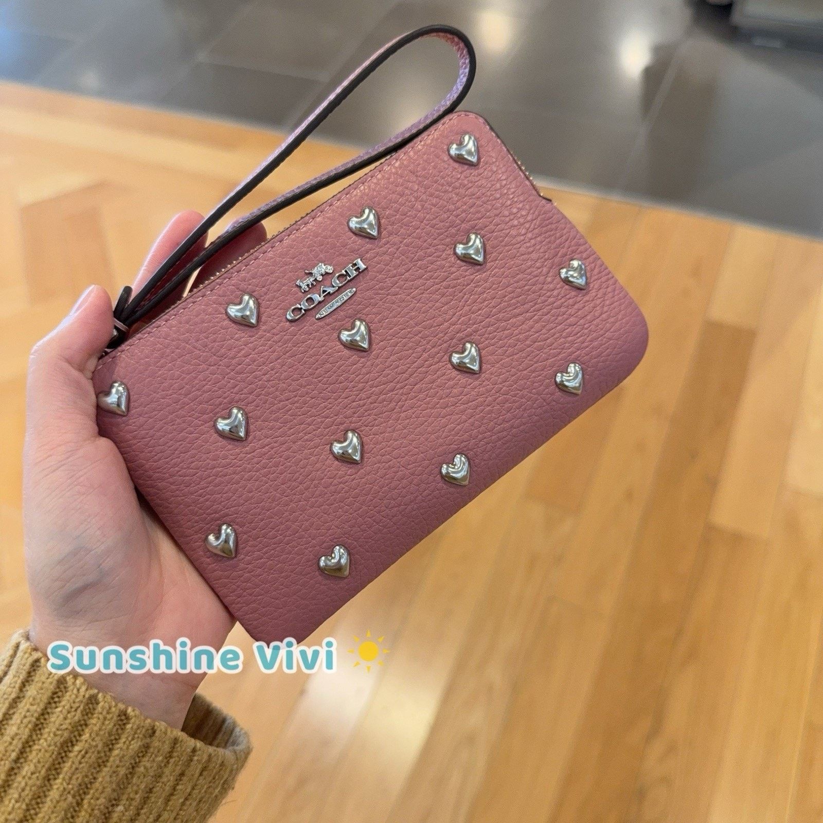 Coach NWT Coach Corner Zip Wristlet Heart Rivets CDF06 PEONY Size ONE SIZE - 2 Thumbnail