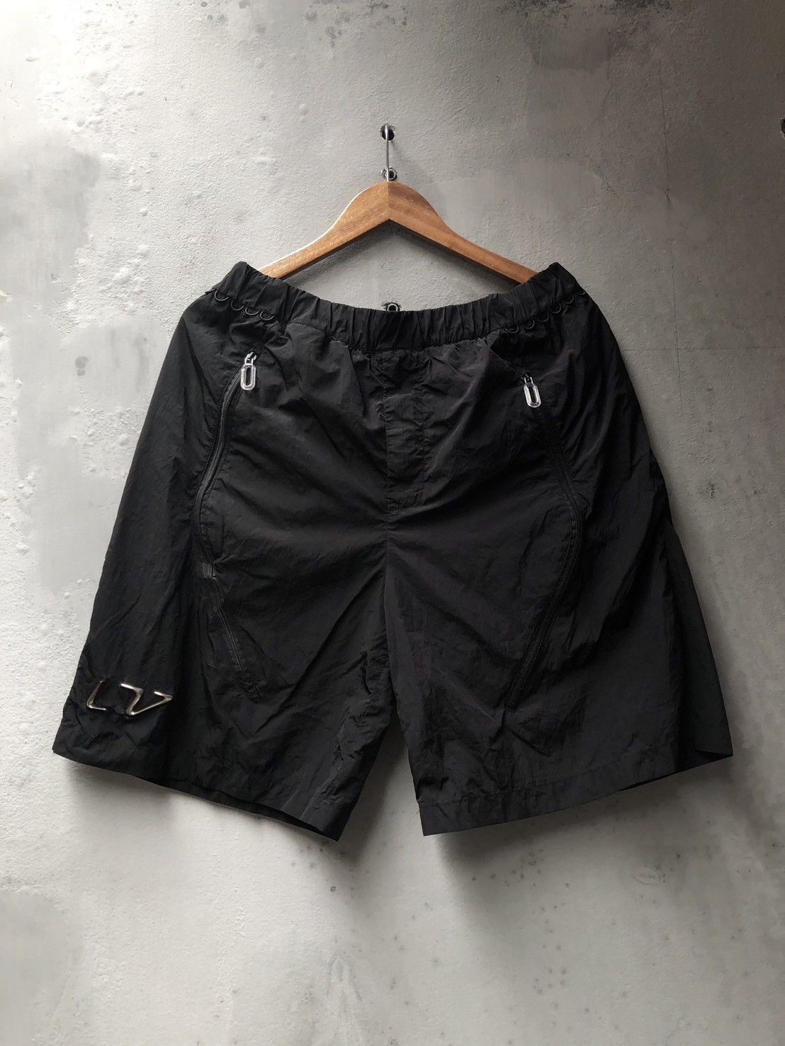 Louis Vuitton Louis Vuitton LV Metal 2054 short Size US 42 / EU 58 - 1 Thumbnail