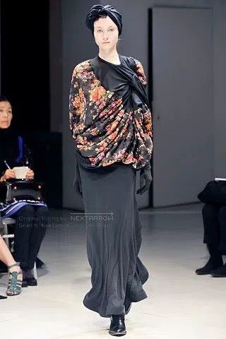 Junya Watanabe Junya Watanabe Wool sweetheart elastic long skirt Size XS / US 0-2 / IT 36-38 - 4 Thumbnail