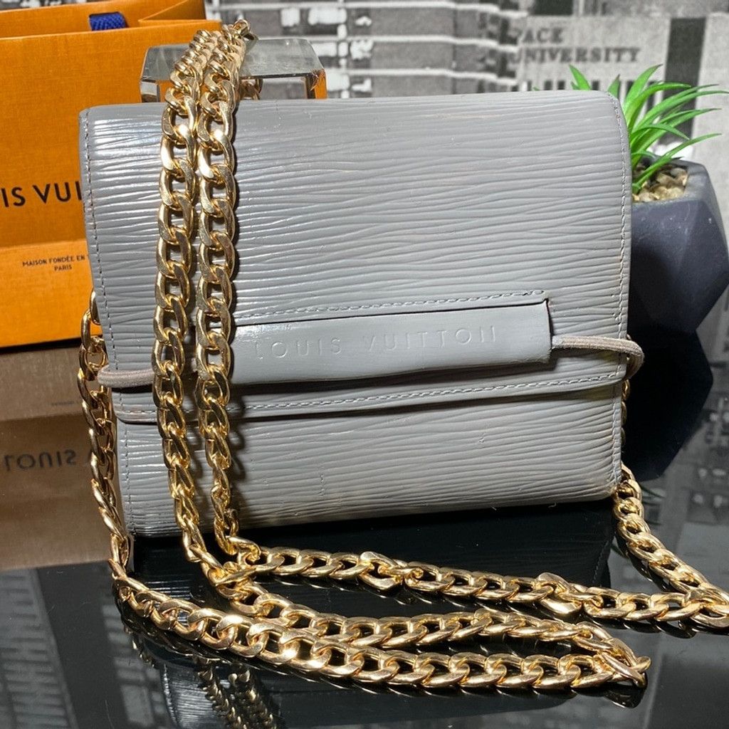Louis Vuitton Authentic Louis Vuitton Epi Wallet Size ONE SIZE - 2 Thumbnail