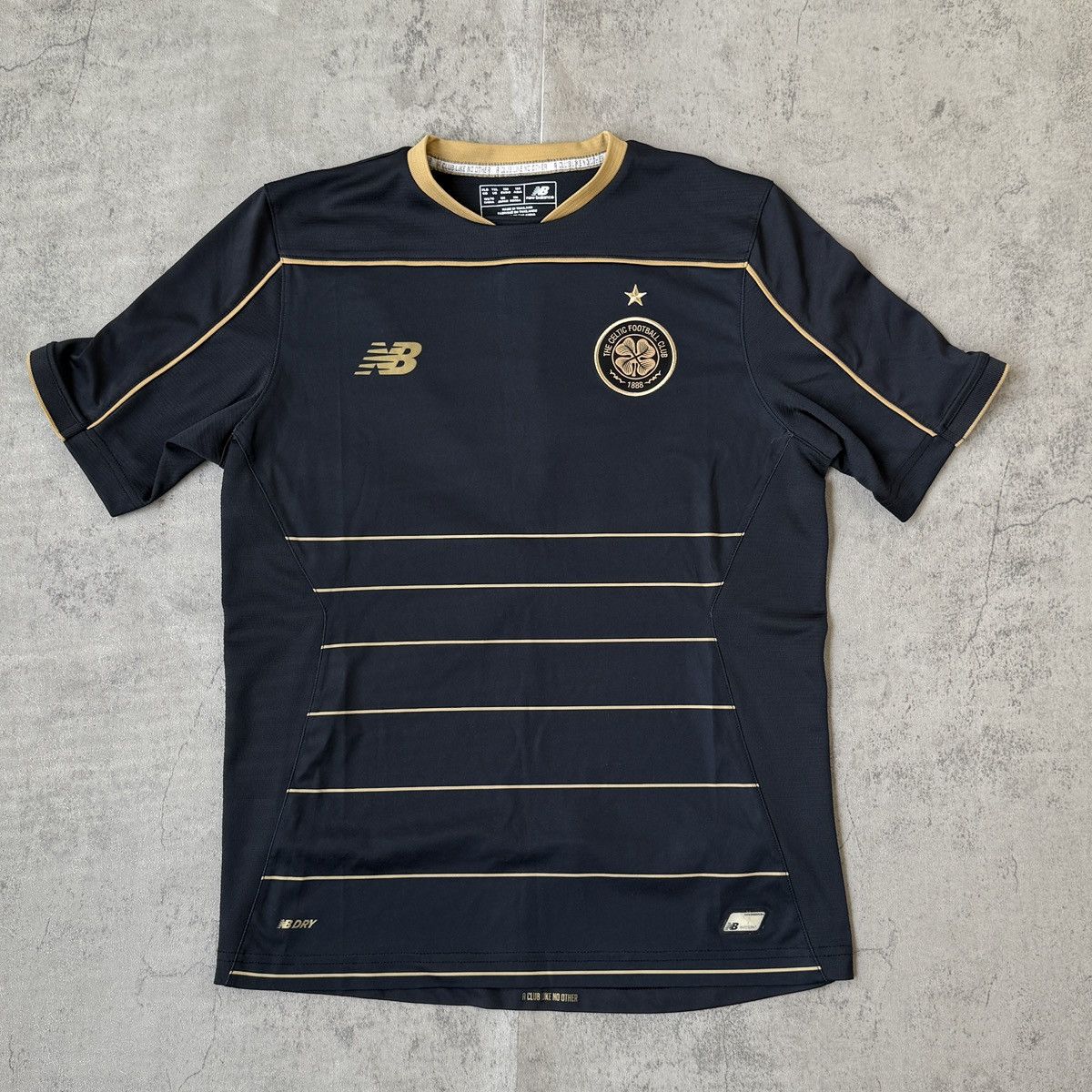 New Balance Celtic FC 2016-2017 Away Football Jersey / New Balance Black Size US XS / EU 42 / 0 - 1 Thumbnail