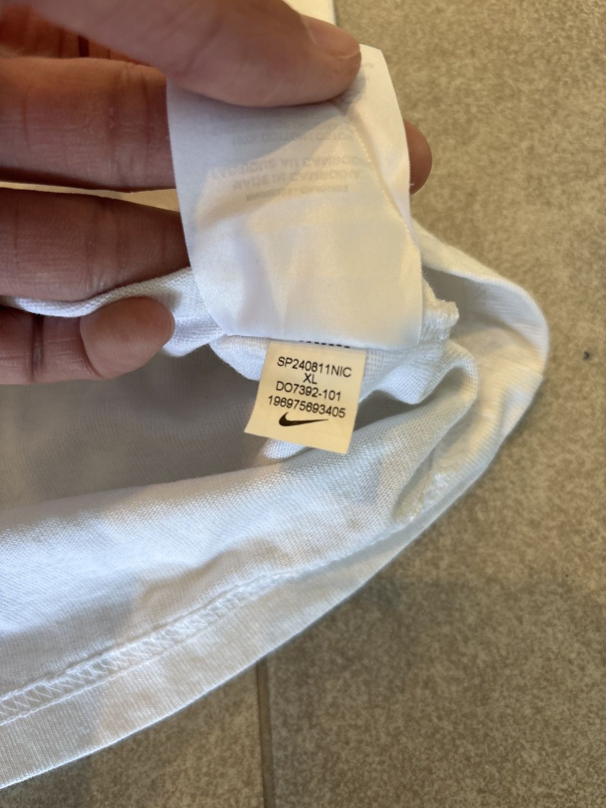 Nike Nike White/White Center Embroidered Logo Size US XL / EU 56 / 4 - 6 Thumbnail